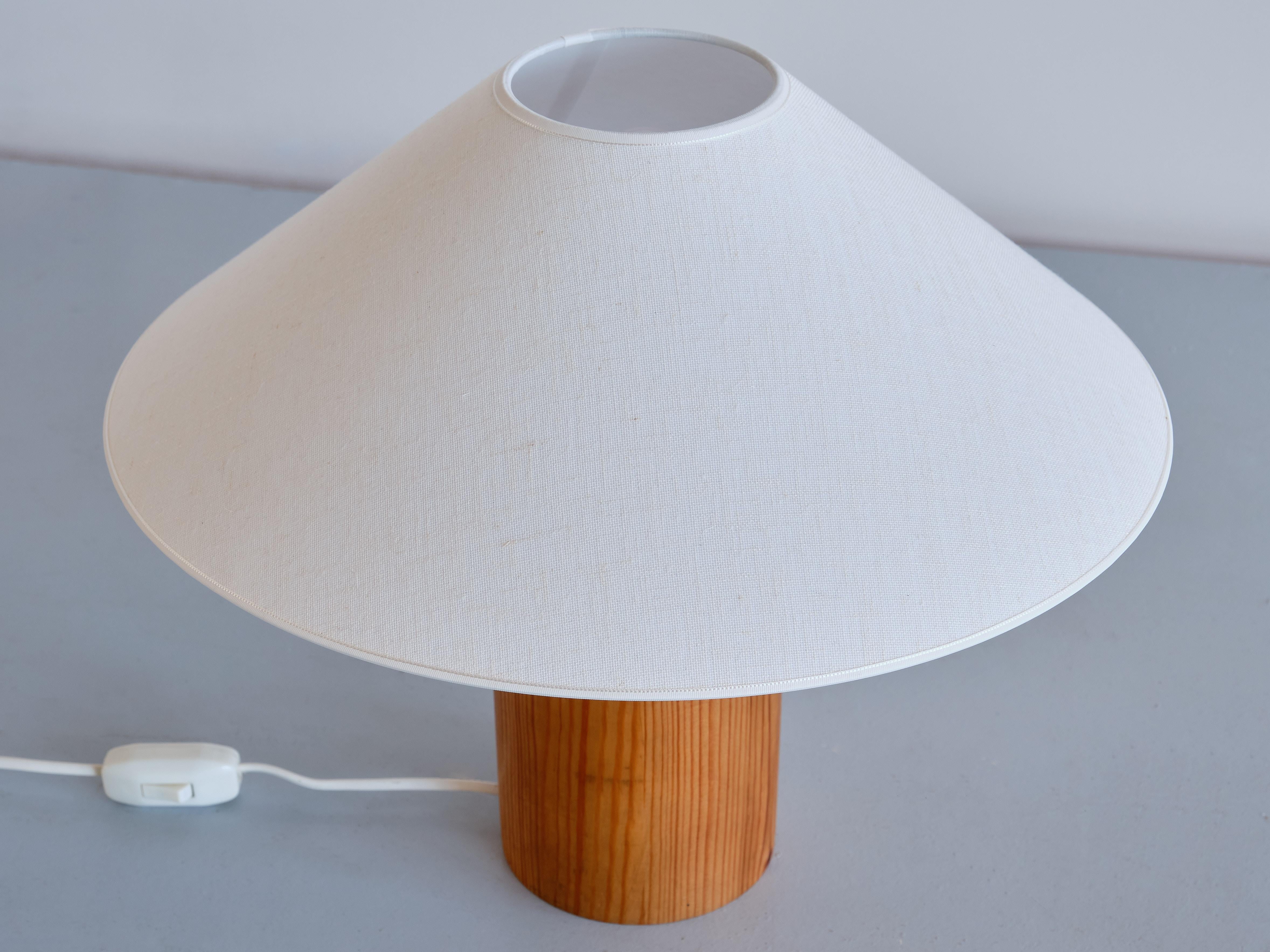 Pair of Swedish Modern Cylinder Shaped Table Lamps in Solid Pine Wood, 1960s 1