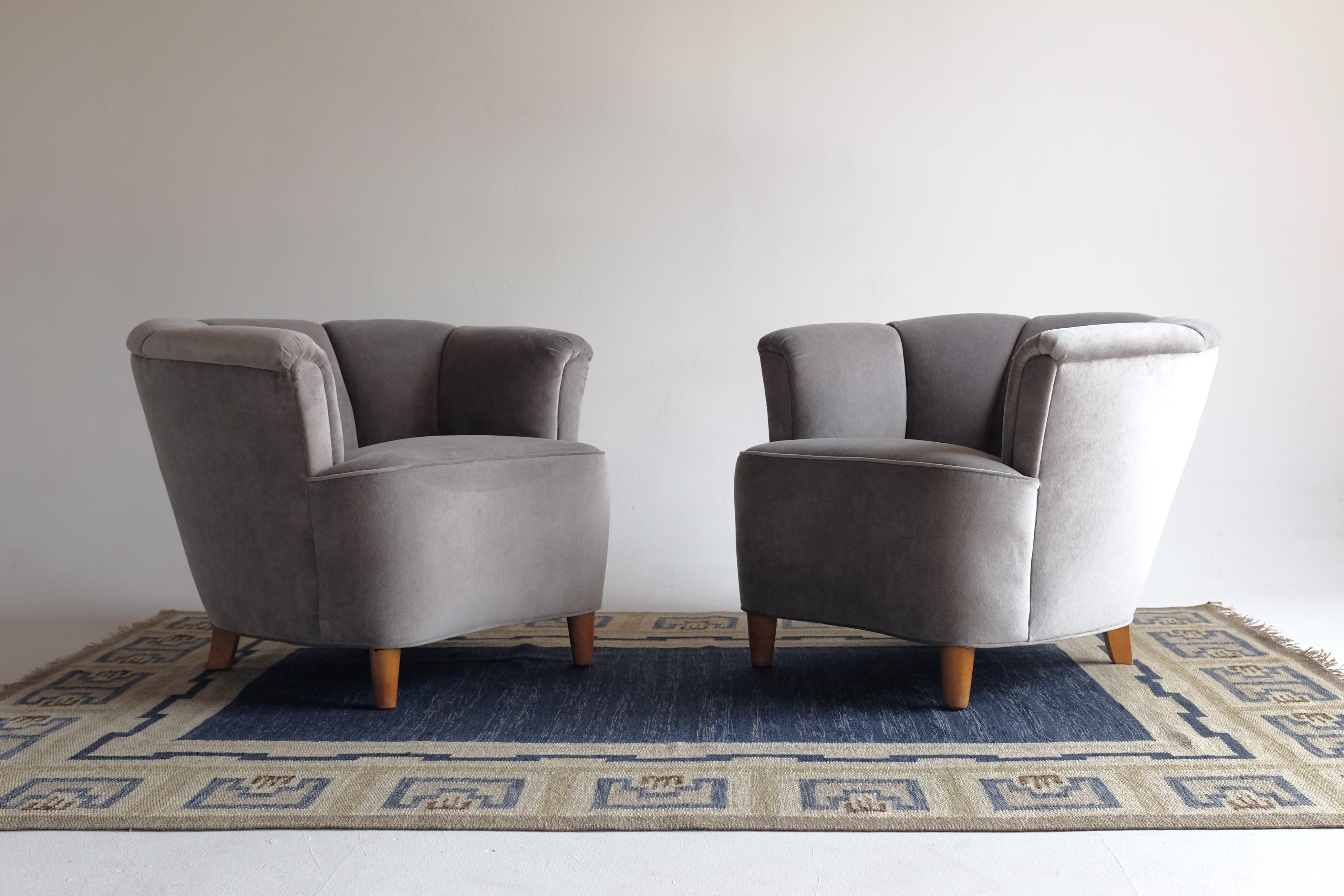 Velvet Pair of Swedish Modern Lounge Chairs For Sale