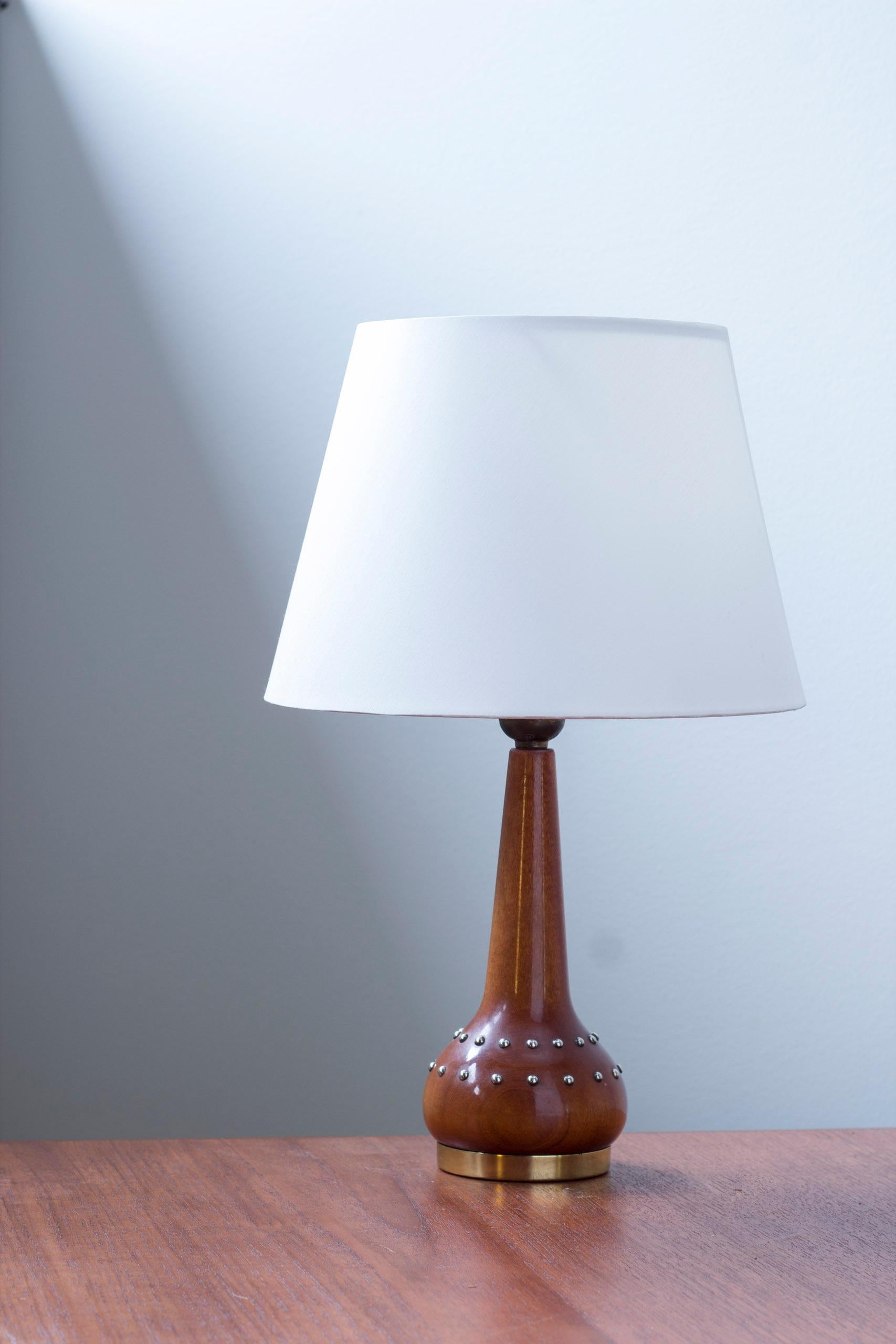 Scandinavo moderno Pair of Swedish modern table lamps in the style of Otto Schulz and BOET, 1940s in vendita