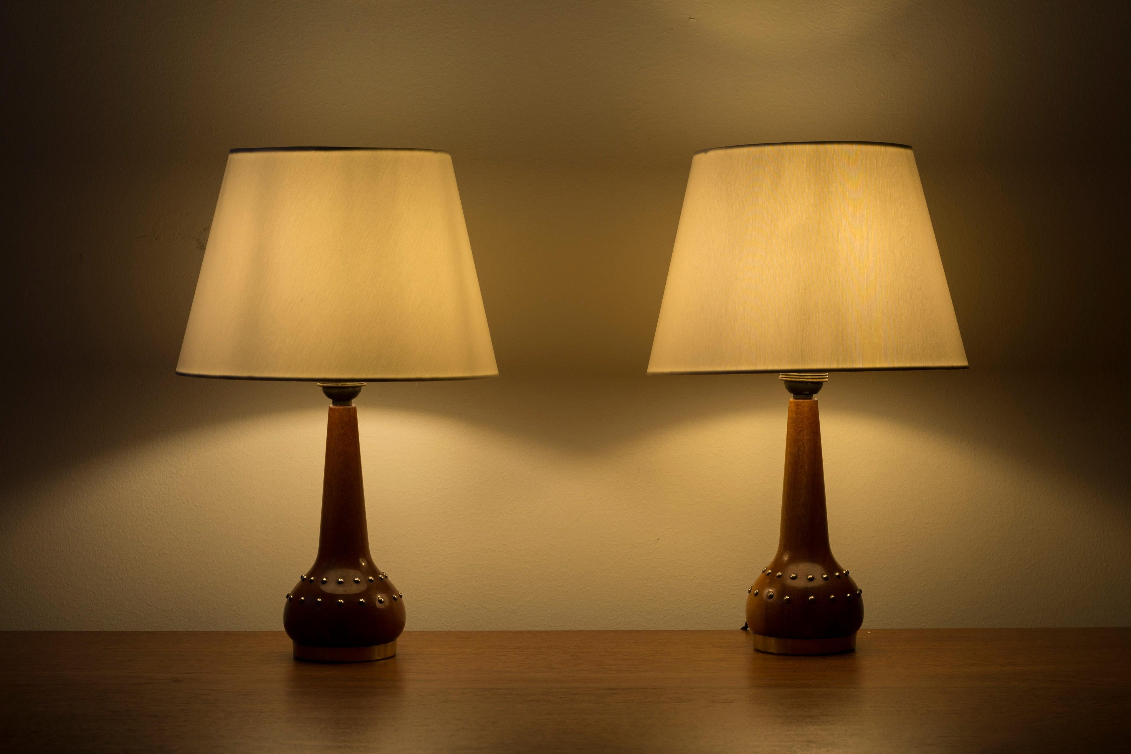 Pair of Swedish modern table lamps in the style of Otto Schulz and BOET, 1940s in vendita 1
