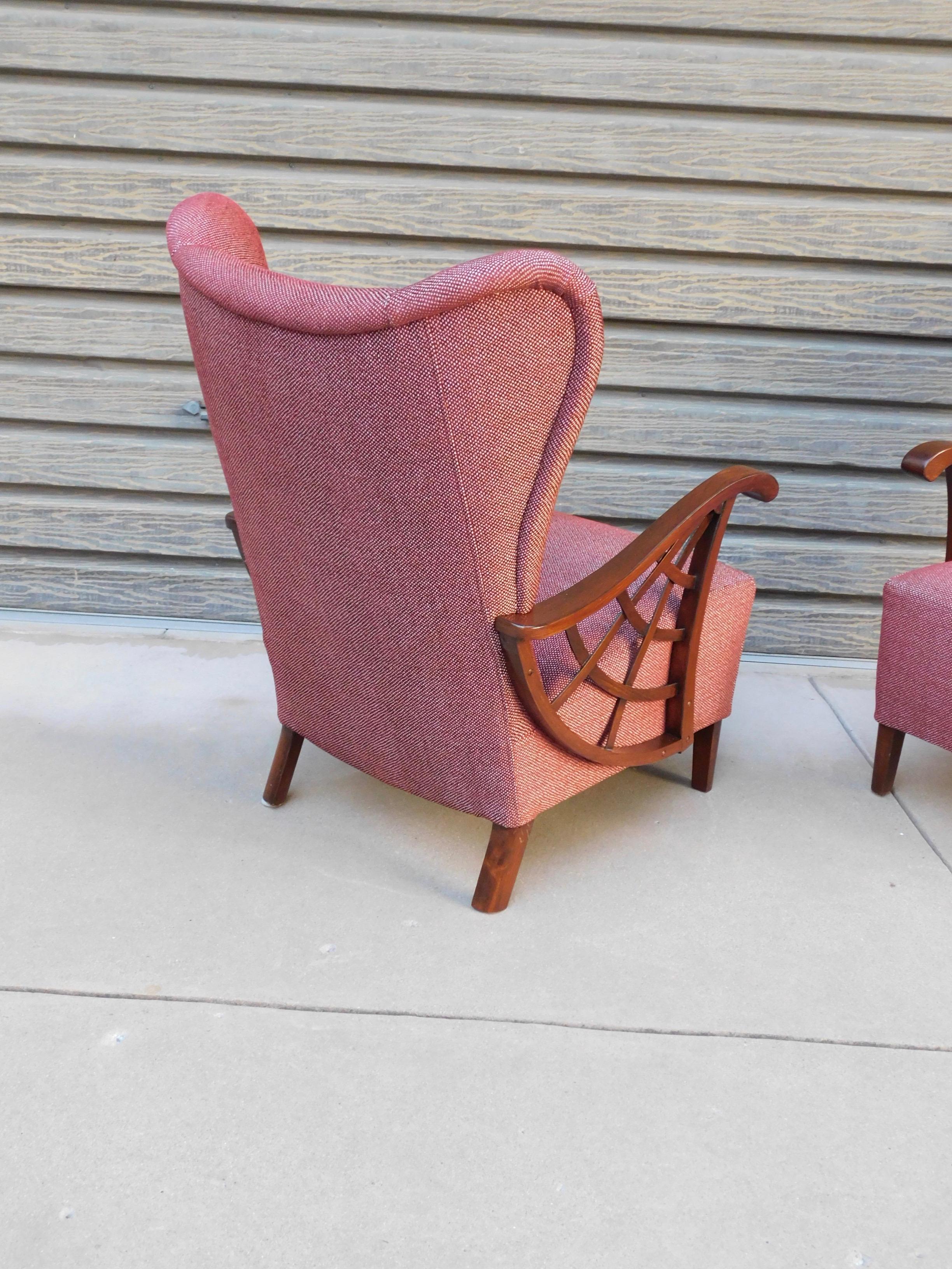 Pair of Swedish Modernist Winged Back Spider Web Armchairs, circa 1940 For Sale 2