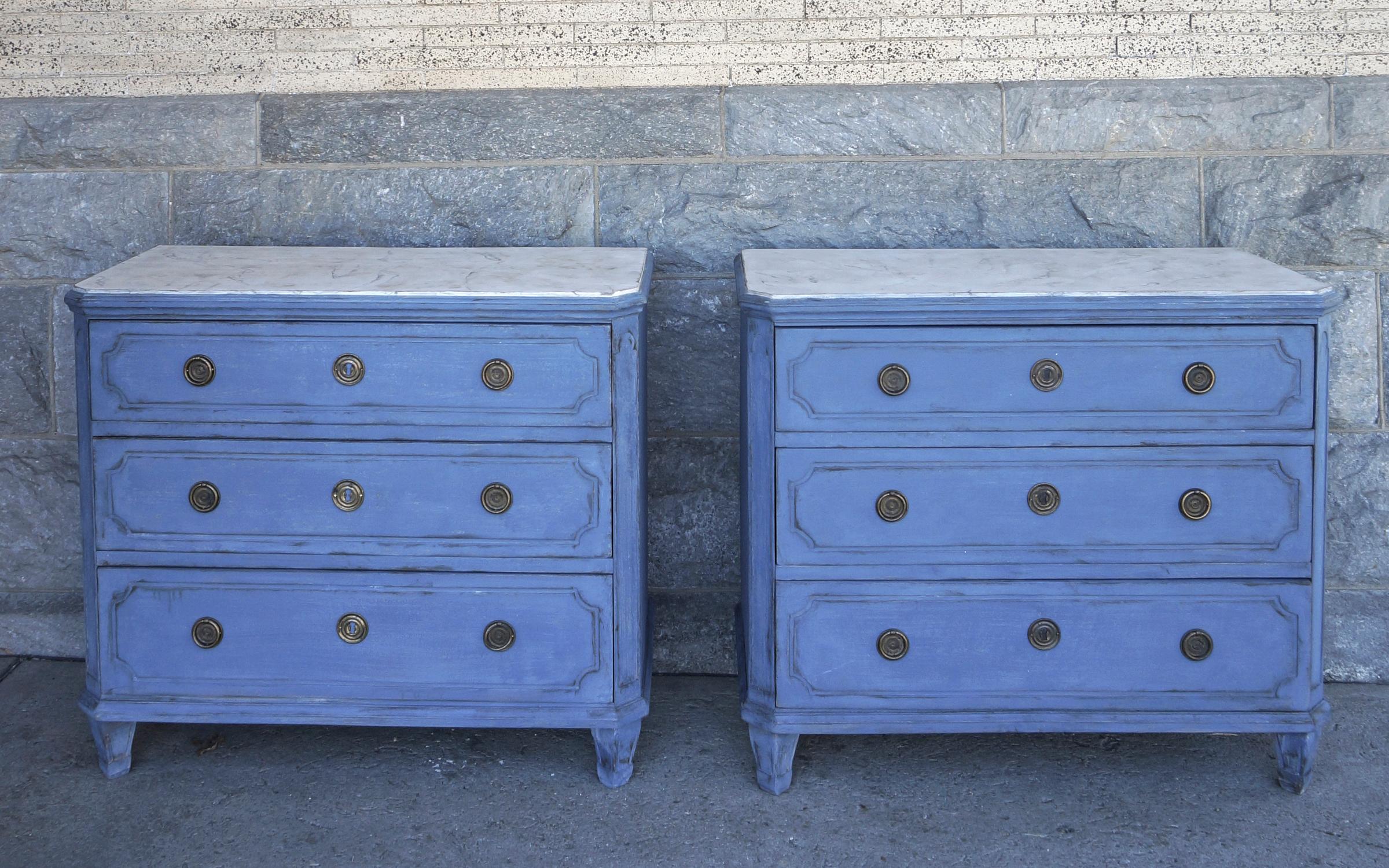 Hand-Painted Pair of Swedish Neoclassical Chests in Blue Paint