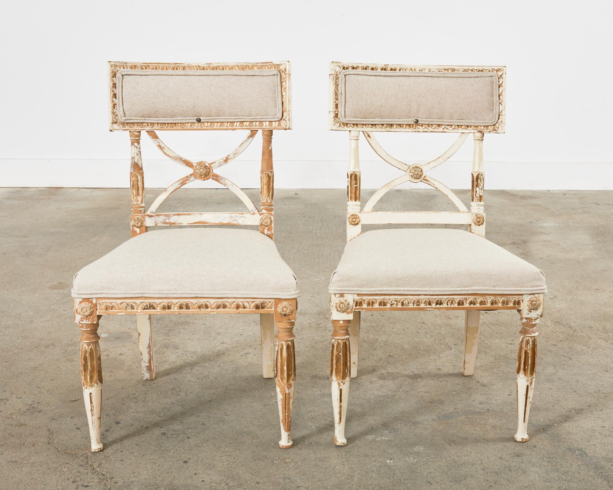 Pair of Swedish Neoclassical Gustavian Style Painted Hall Chairs In Distressed Condition For Sale In Rio Vista, CA