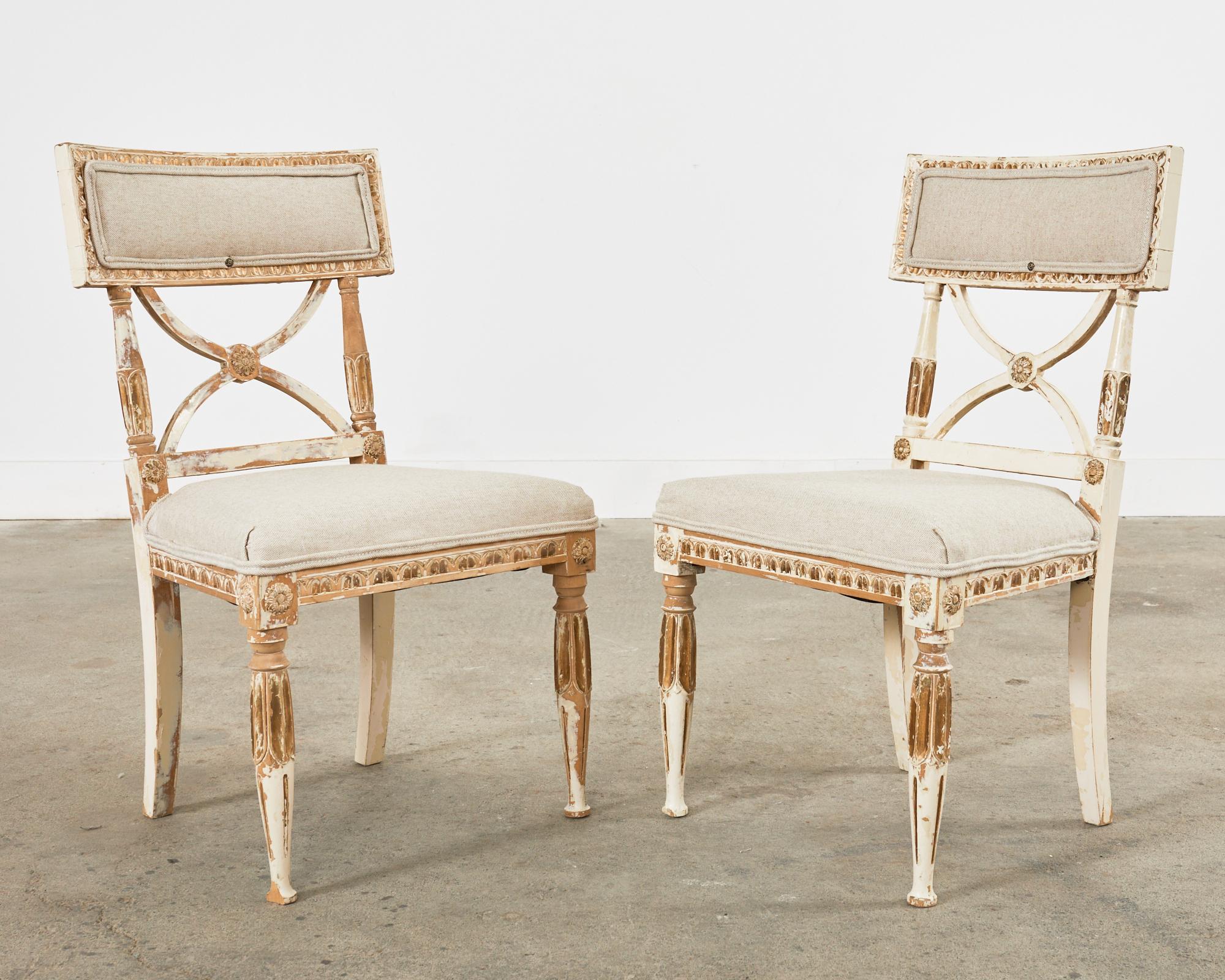 Pair of Swedish Neoclassical Gustavian Style Painted Hall Chairs For Sale 1