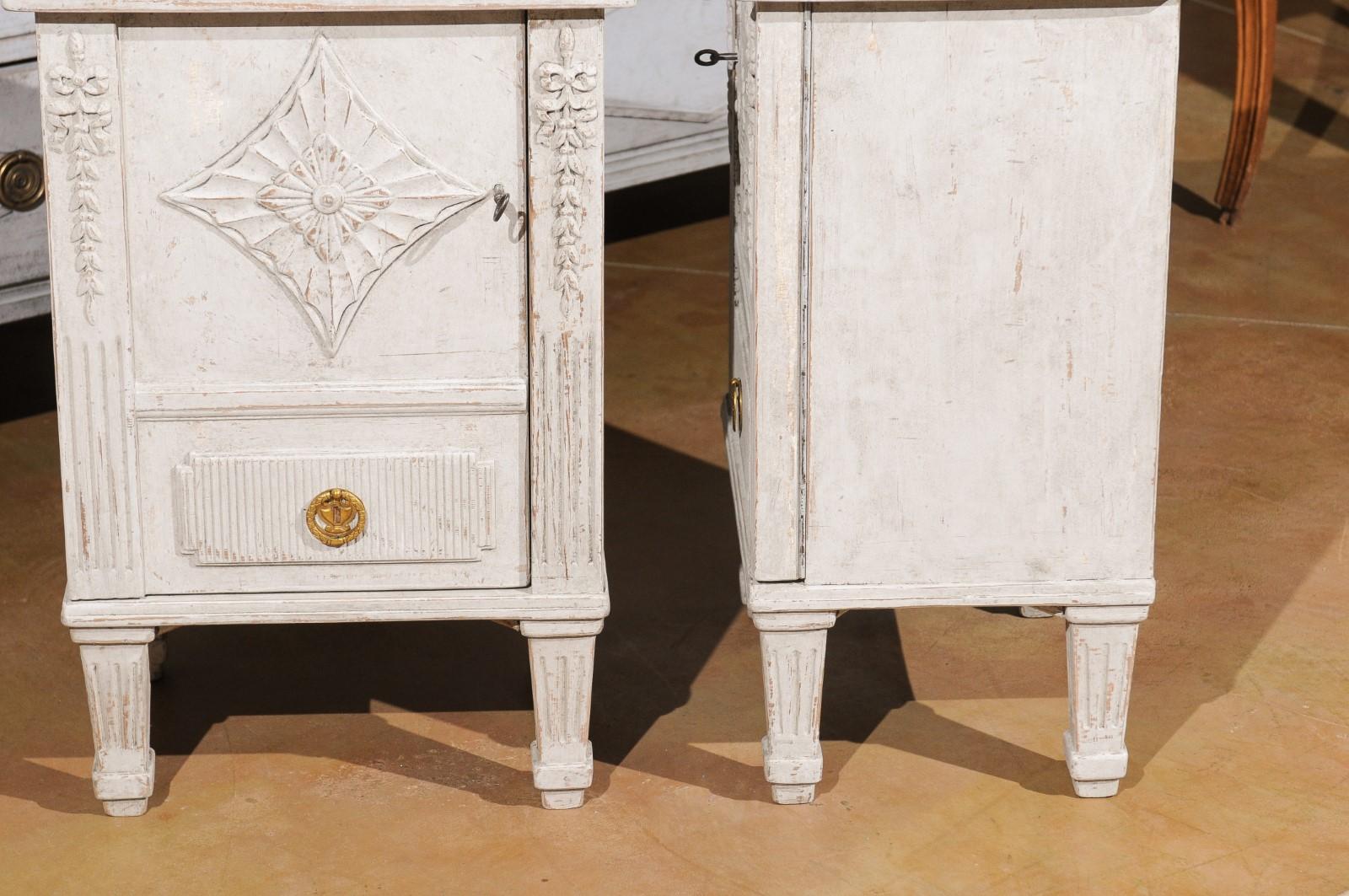 Pair of Swedish Neoclassical Style Painted Nightstand Cabinets with Single Door 4