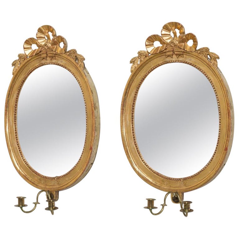 Pair of Swedish Oval Giltwood Mirrors by Lago Lunden circa 1780, Stamped For Sale