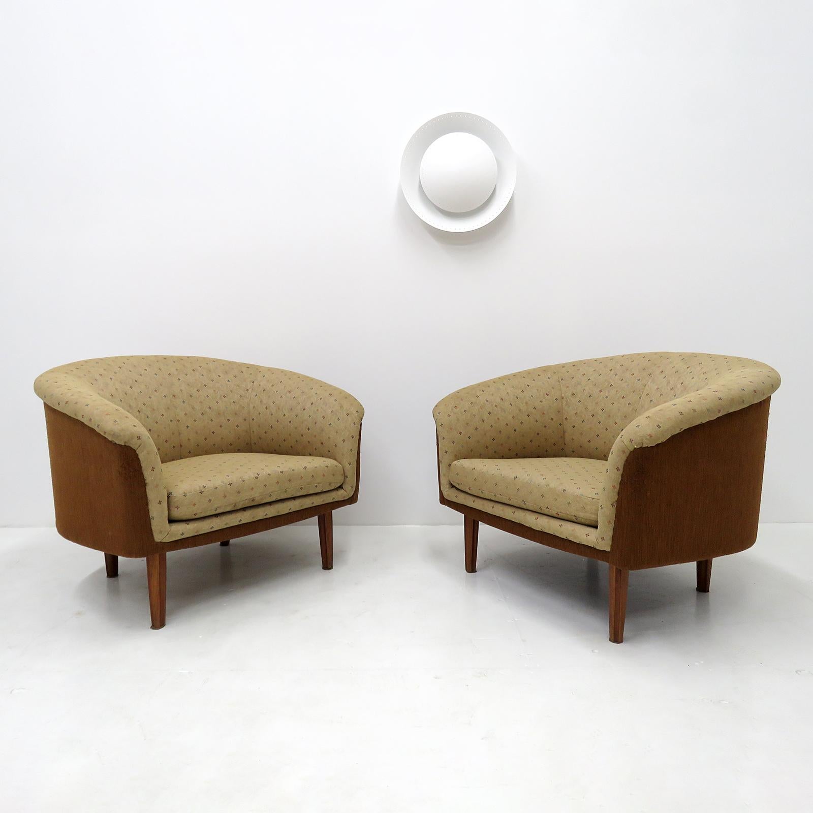 Pair of Swedish Oversized Lounge Chairs, 1960 For Sale 3