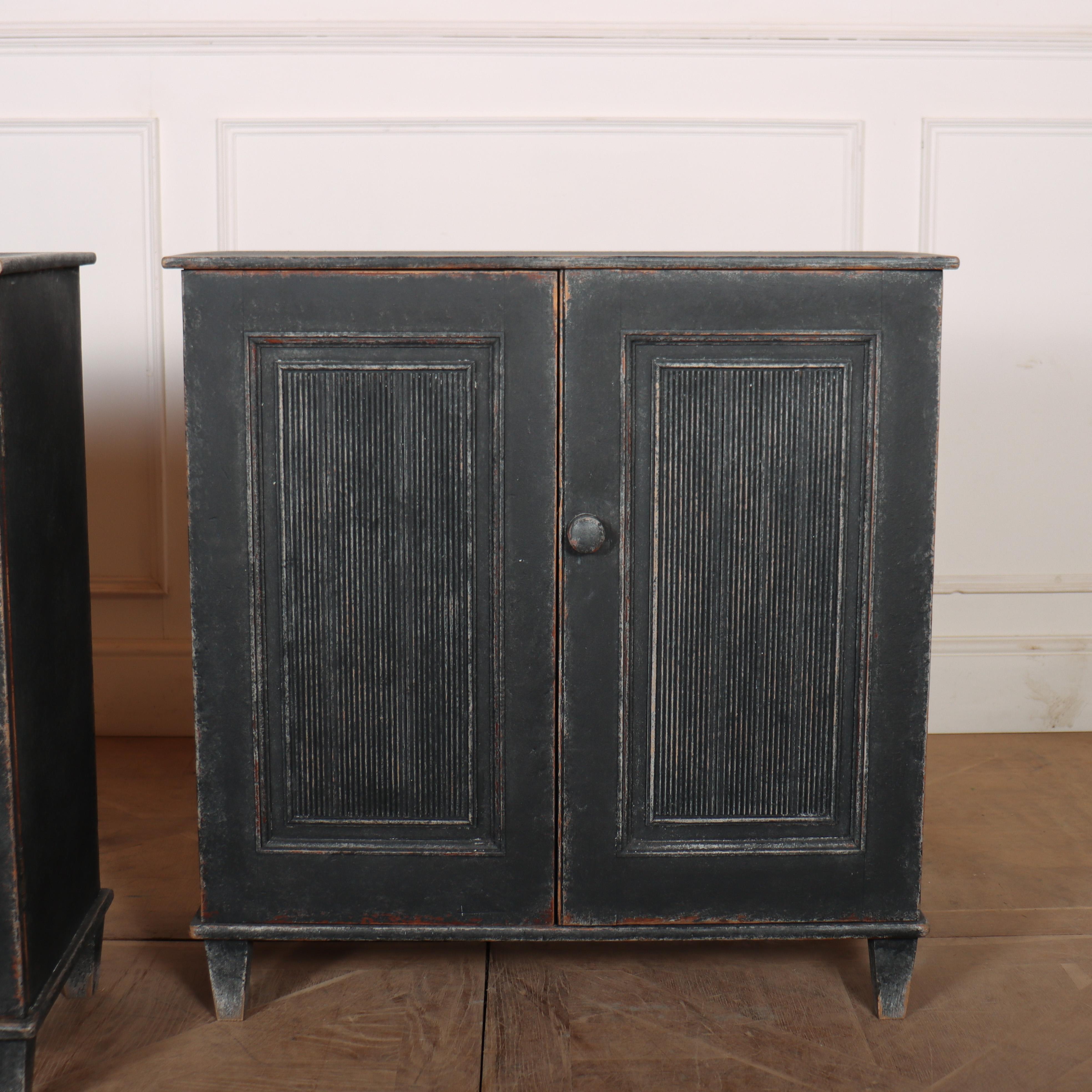 Pair of Swedish Painted Buffets In Good Condition For Sale In Leamington Spa, Warwickshire