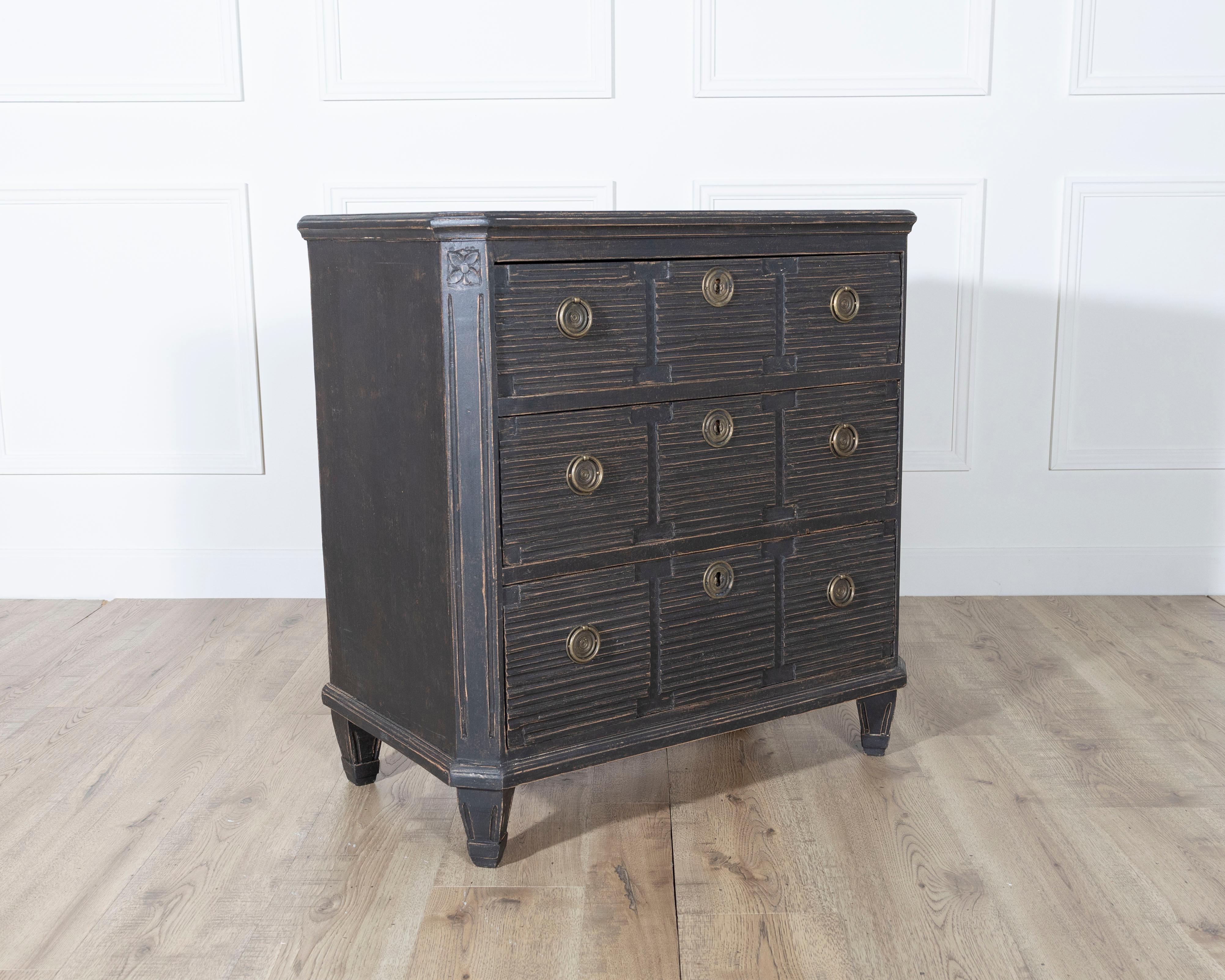 Pair of Swedish Painted Chests with Fluted Drawers and Brass Hardware For Sale 7
