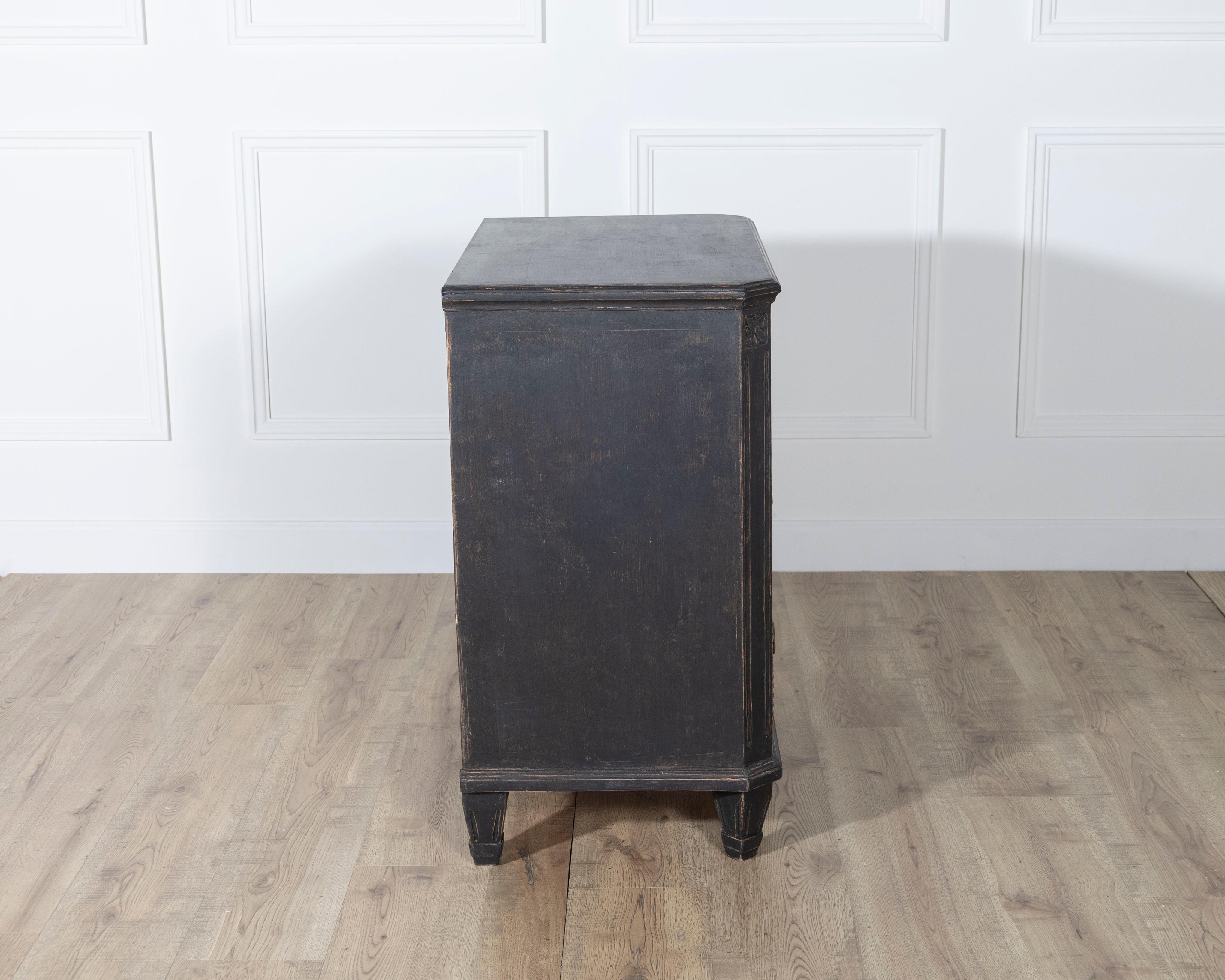 Pair of Swedish Painted Chests with Fluted Drawers and Brass Hardware For Sale 10