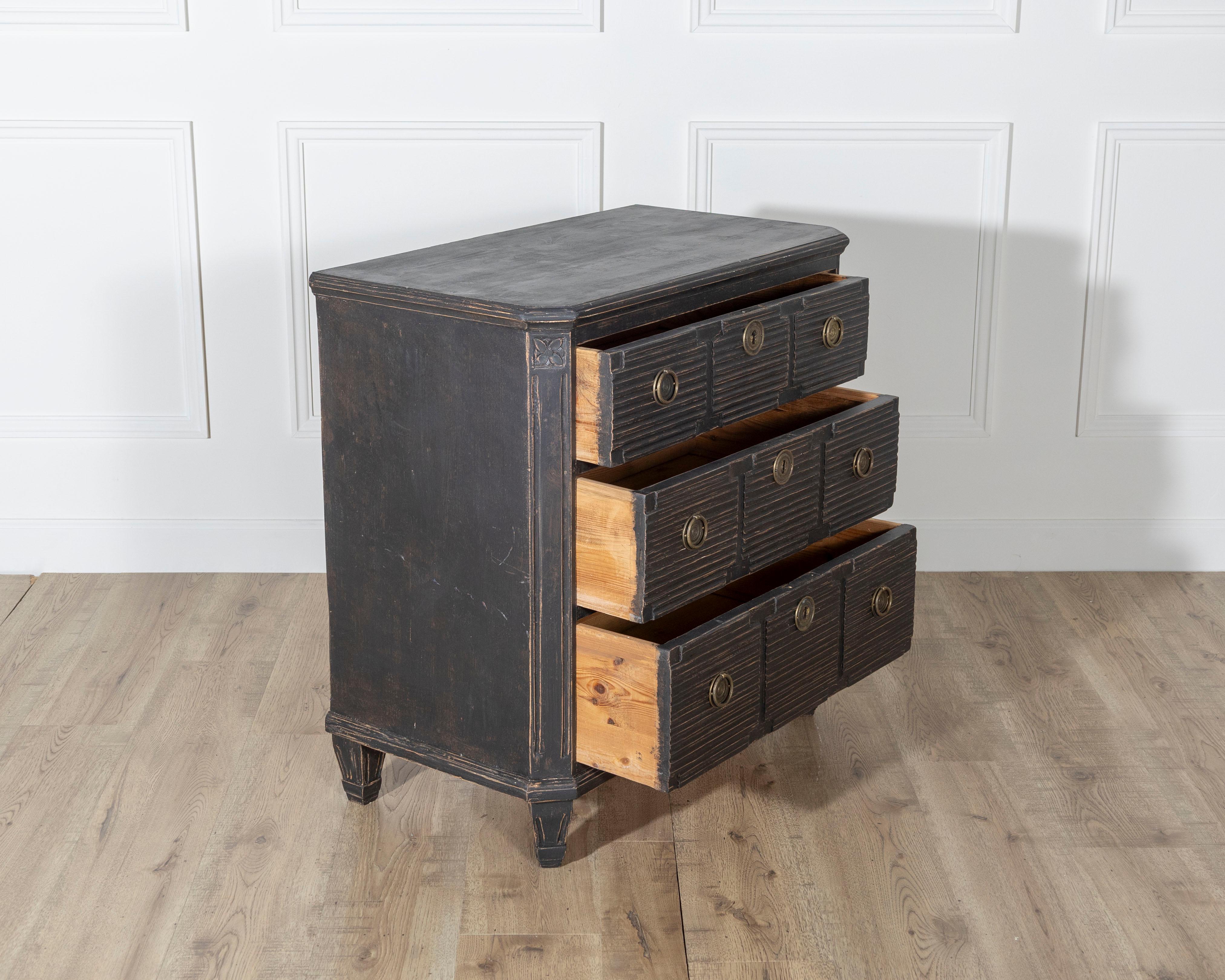 Pine Pair of Swedish Painted Chests with Fluted Drawers and Brass Hardware For Sale