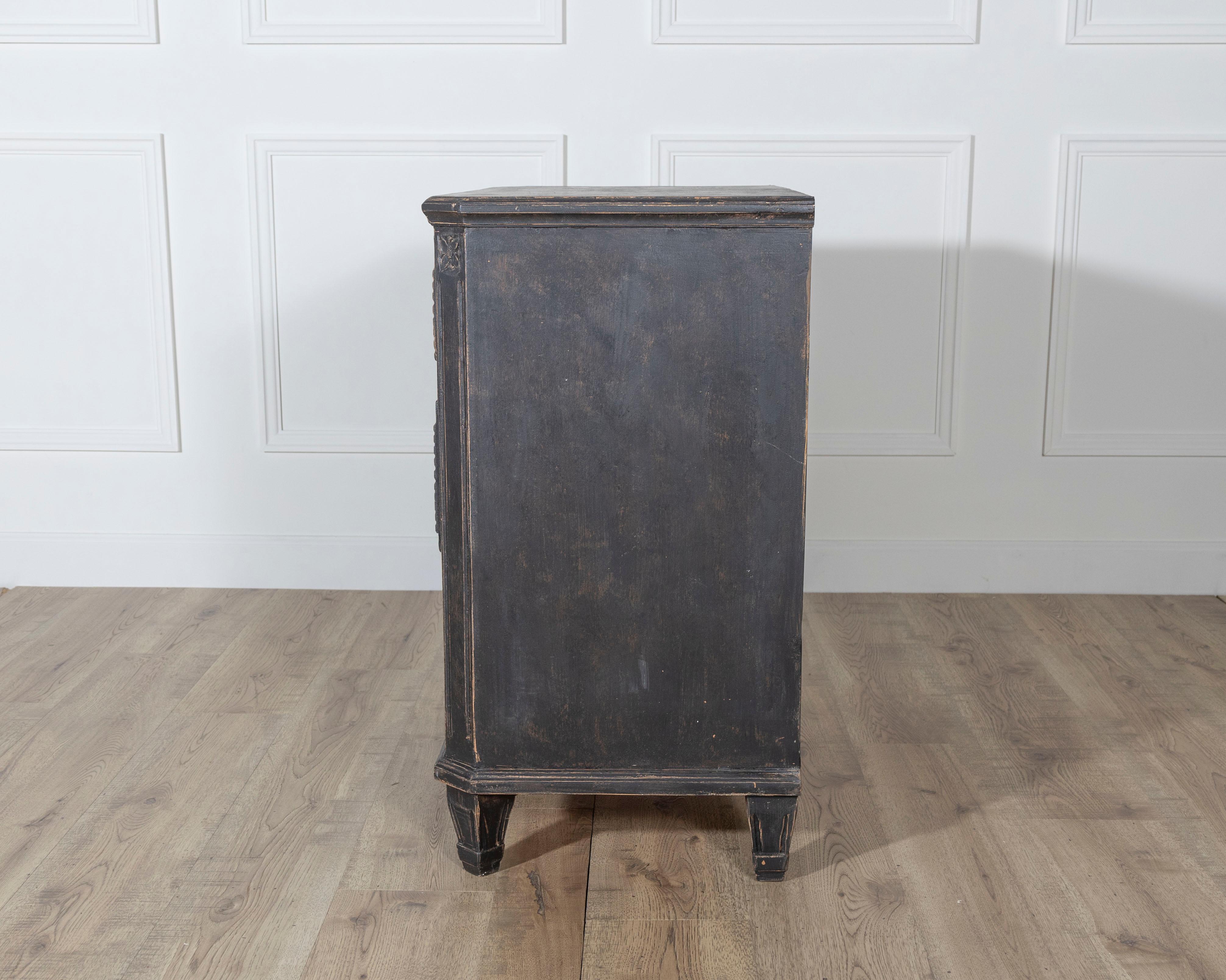 Pair of Swedish Painted Chests with Fluted Drawers and Brass Hardware For Sale 4