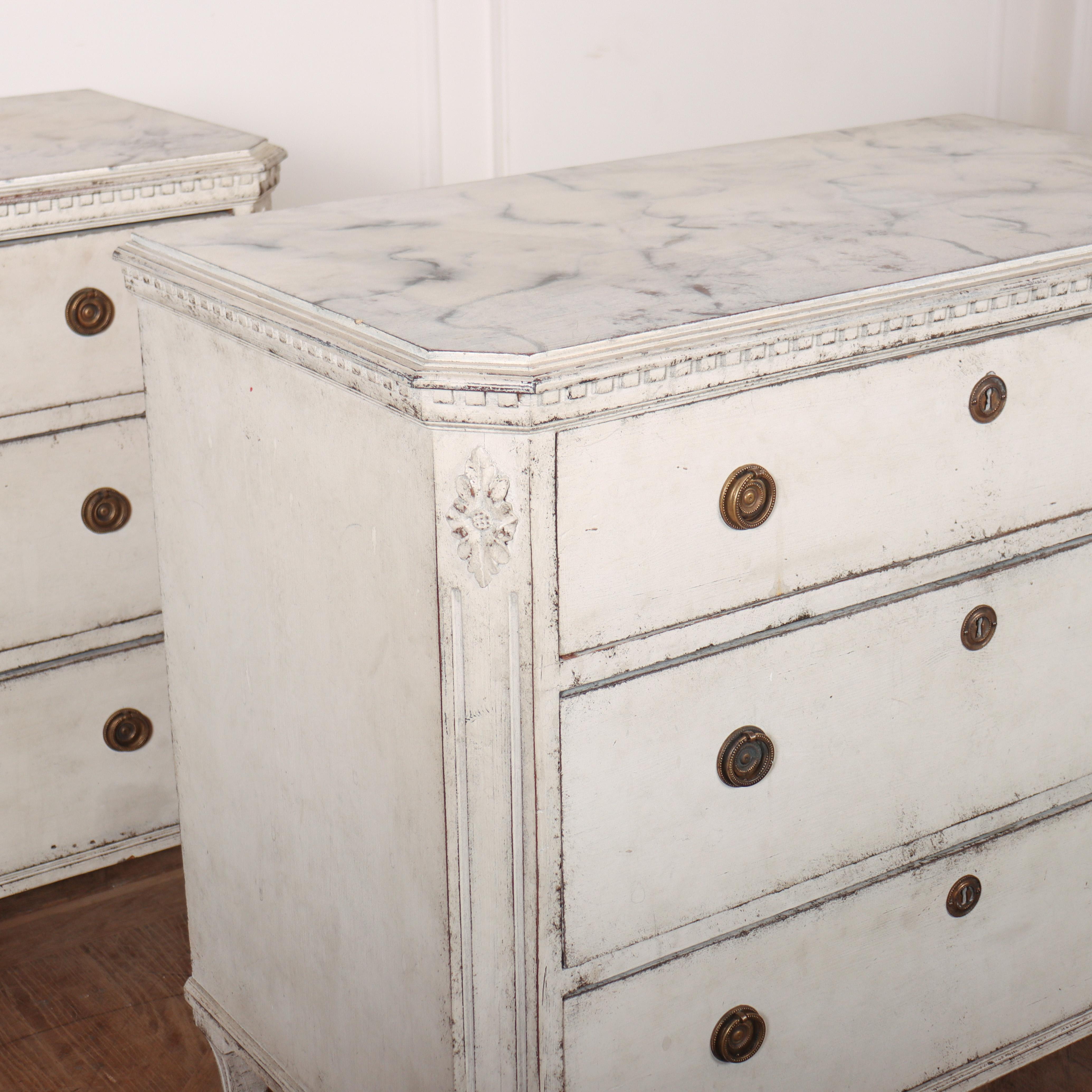Pair of Swedish Painted Commodes In Good Condition In Leamington Spa, Warwickshire