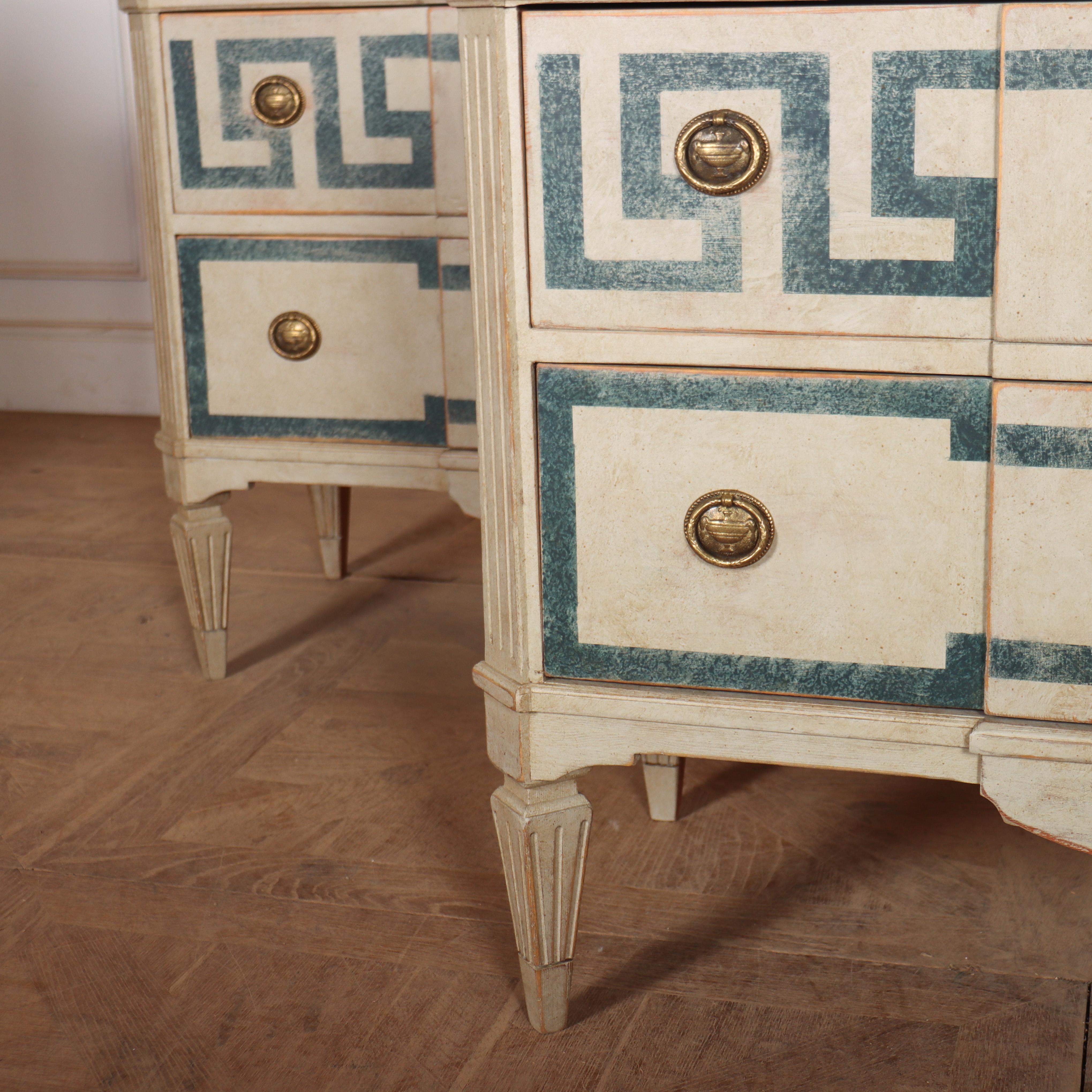 Pair of Swedish Painted Commodes In Good Condition In Leamington Spa, Warwickshire