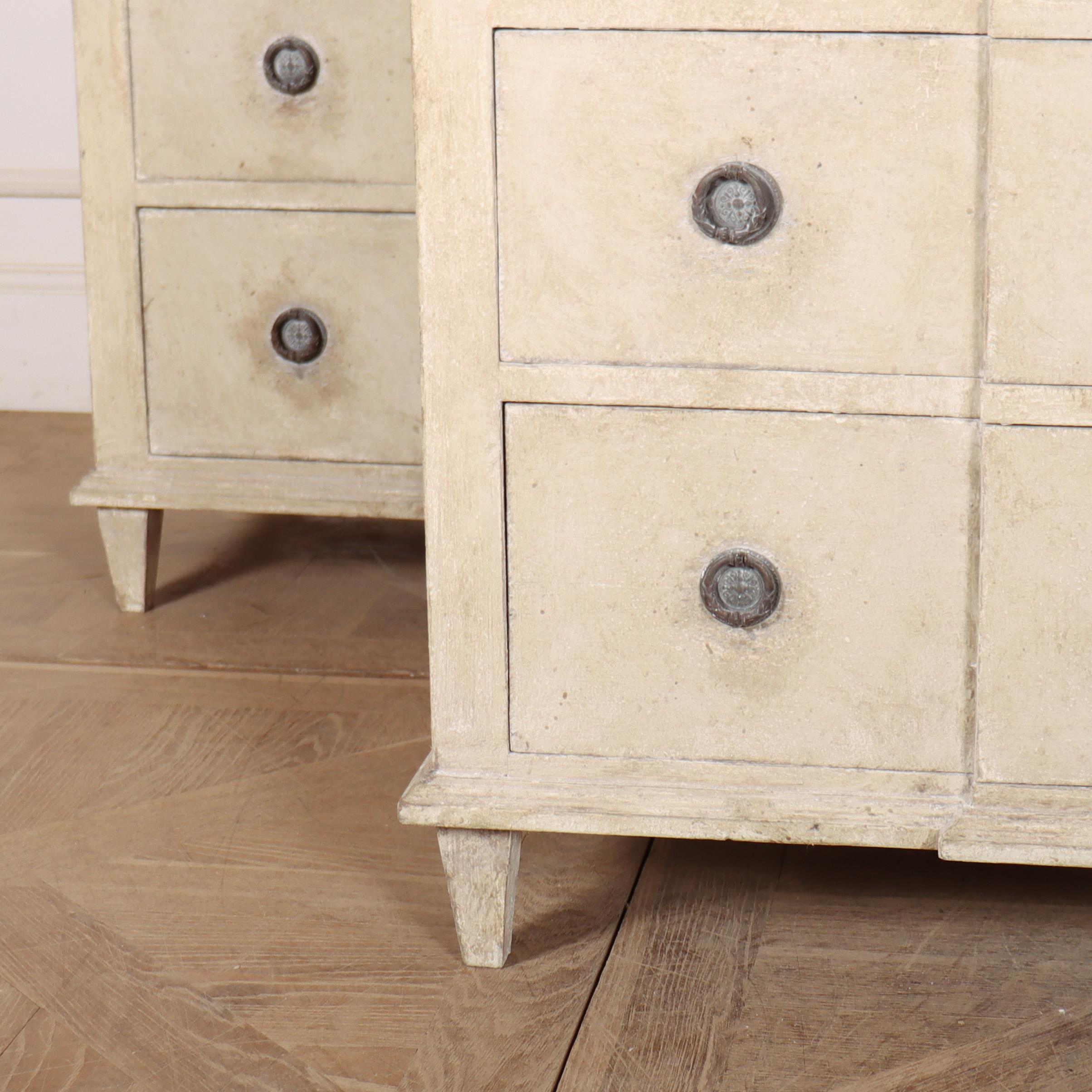 Pair of Swedish Painted Commodes In Good Condition For Sale In Leamington Spa, Warwickshire