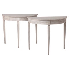 Paire de consoles suédoises peintes Demi-lune, 19ème siècle Style gustavien
