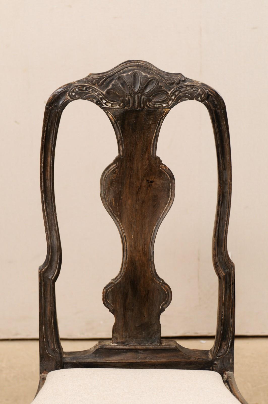 Paar geschnitzte Rokoko-Beistellstühle aus Holz aus der schwedischen Periode, 18. Jahrhundert im Angebot 1