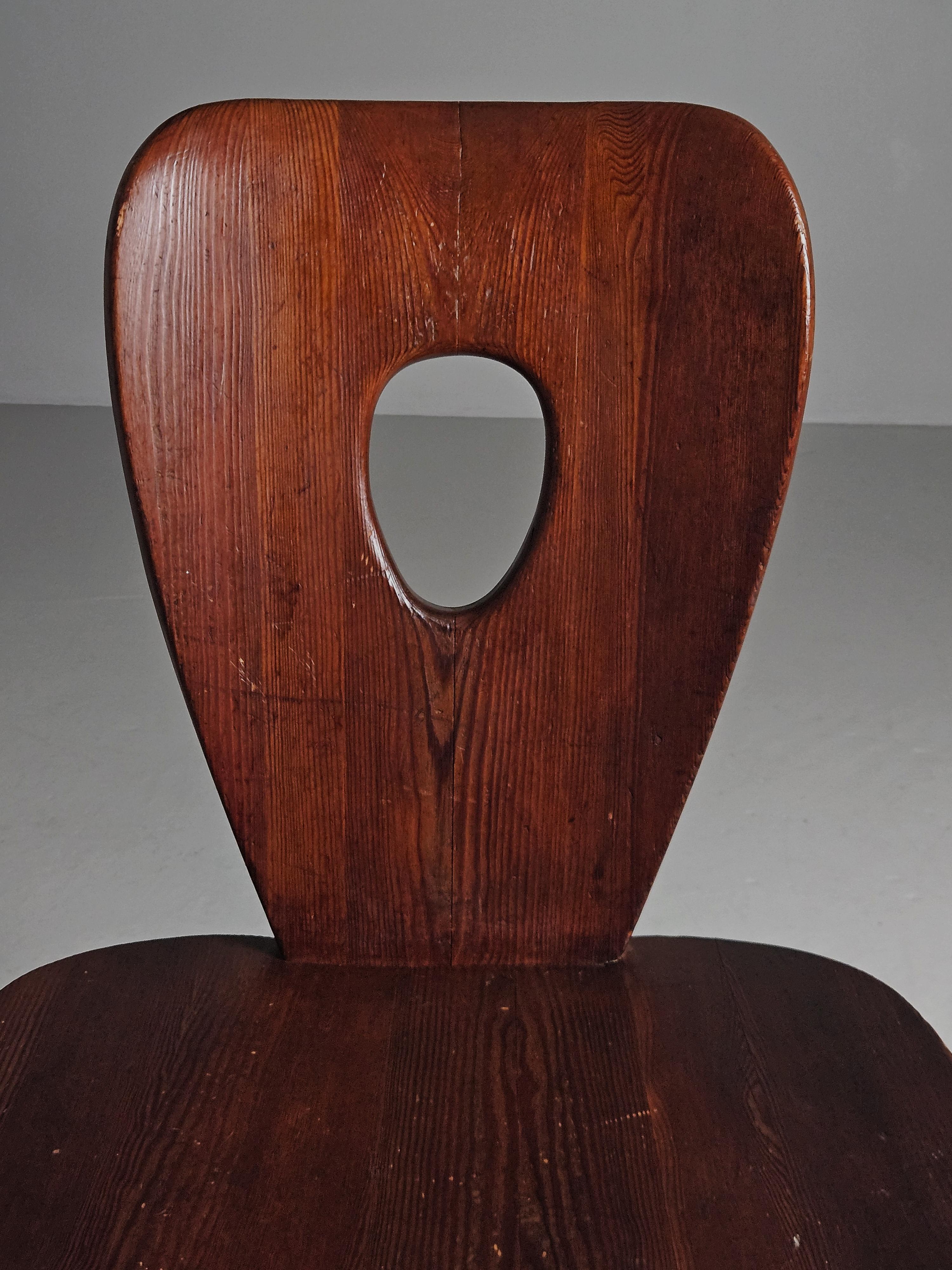 Pair of Swedish pine chairs by Bo Fjaestad for Arvika Konsthantverk, 1930s 4