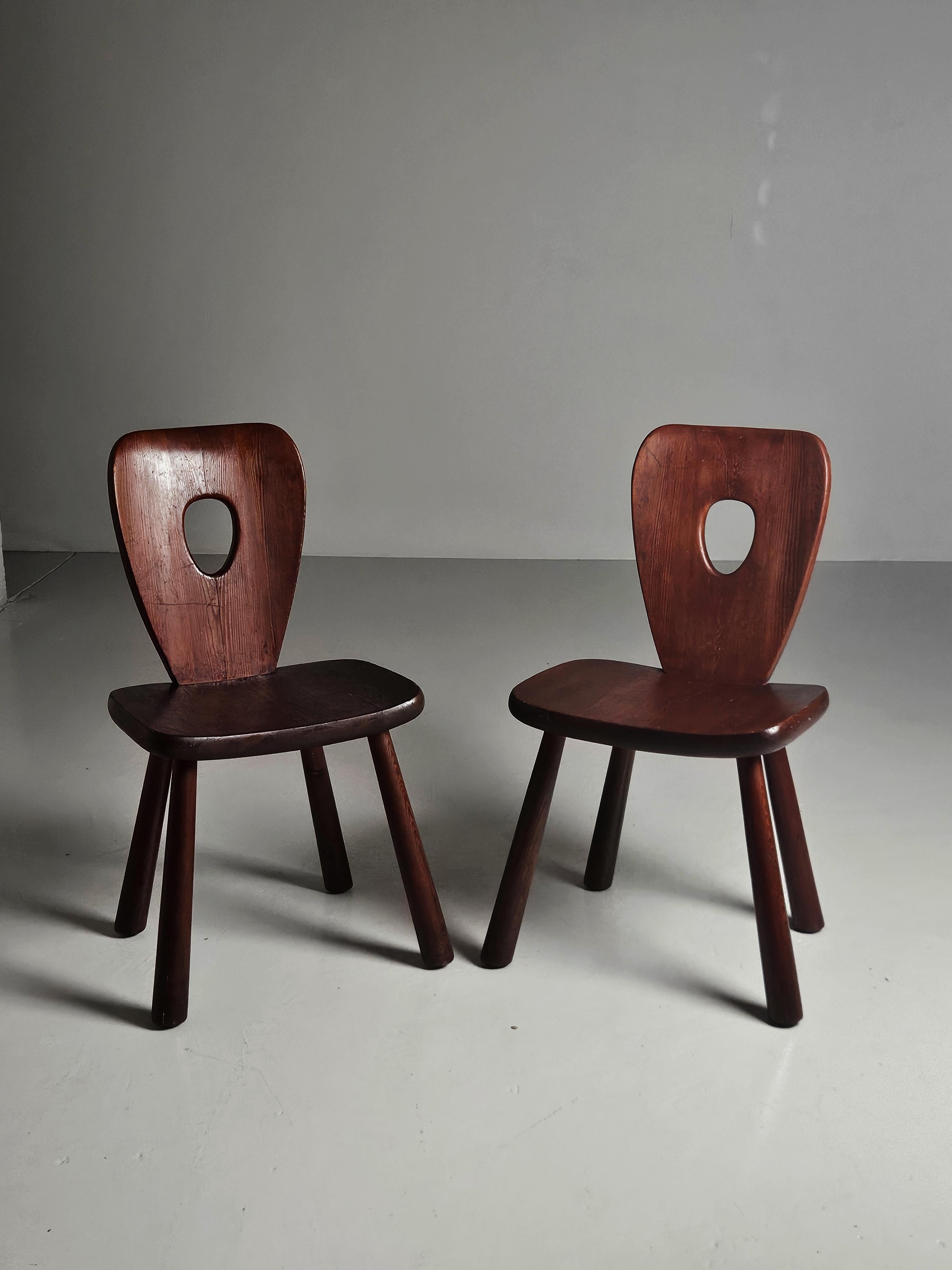 Scandinavian Modern Pair of Swedish pine chairs by Bo Fjaestad for Arvika Konsthantverk, 1930s