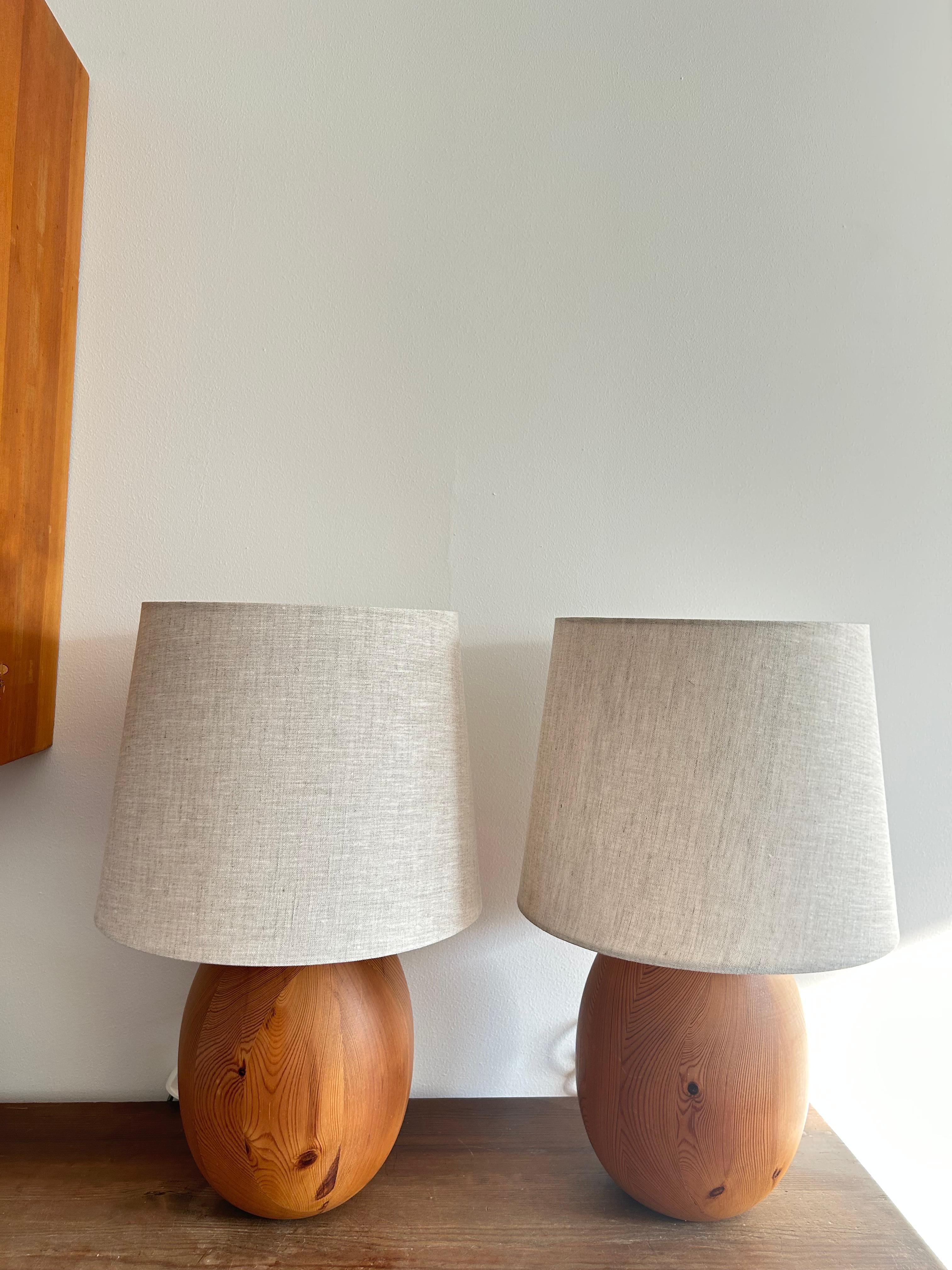 Oiled Pair of Swedish pine table lamps For Sale