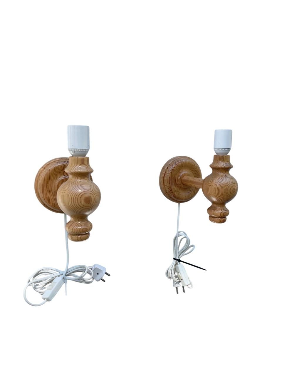 Pair of Swedish Pine Wall Lamps with Pleated Shades, 1970s In Good Condition In Stockholm, SE
