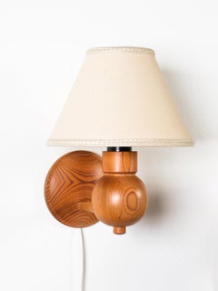Paire de lampes murales suédoises en bois de pin par Aneta, Suède, 1970