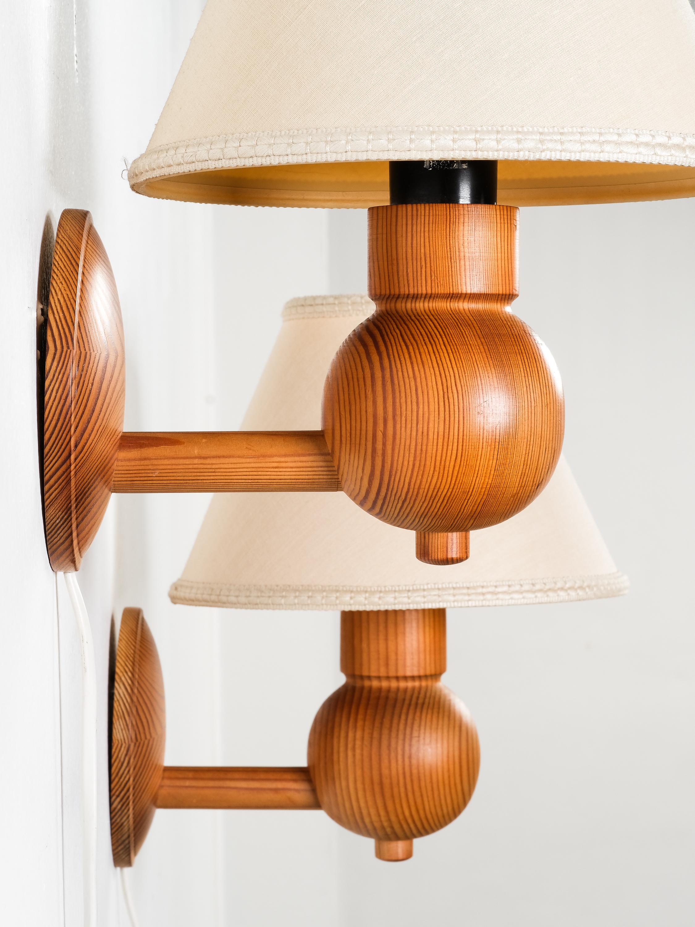 Late 20th Century Pair of Swedish Pine Wood Wall Lamps by Aneta, Sweden, 1970s For Sale