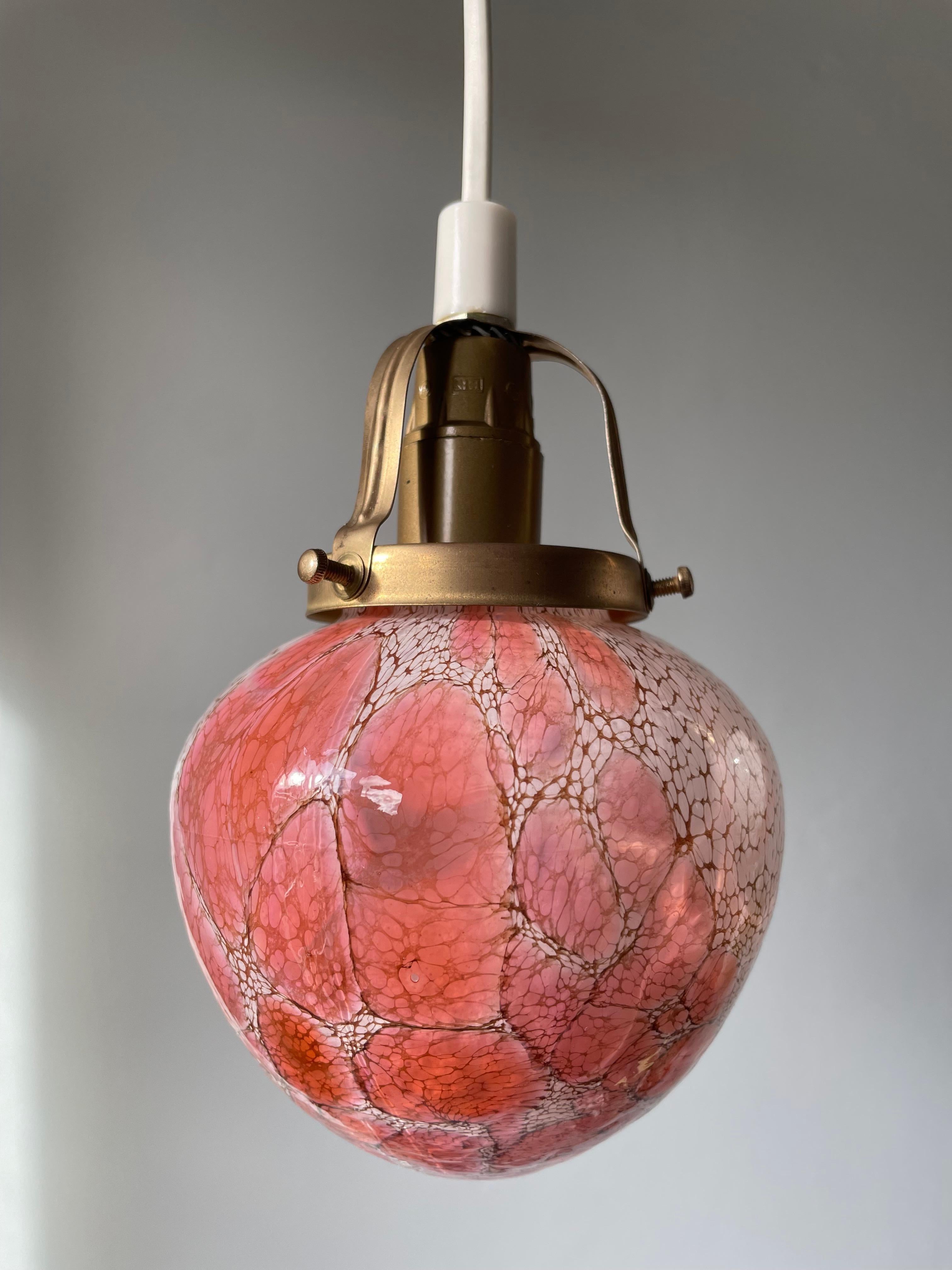 20th Century 1960s Pukeberg Art Glass Rose, Pink, White Pendants, Sweden For Sale