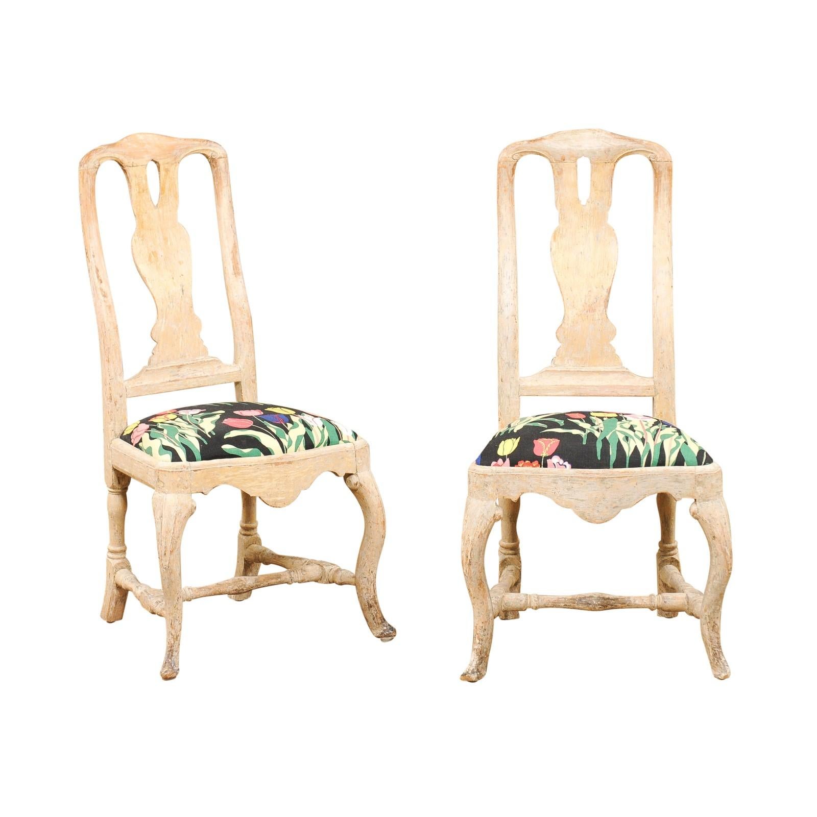 Paire de chaises d'appoint sudoises d'poque rococo du 18me sicle avec clisses sculptes en vente 5