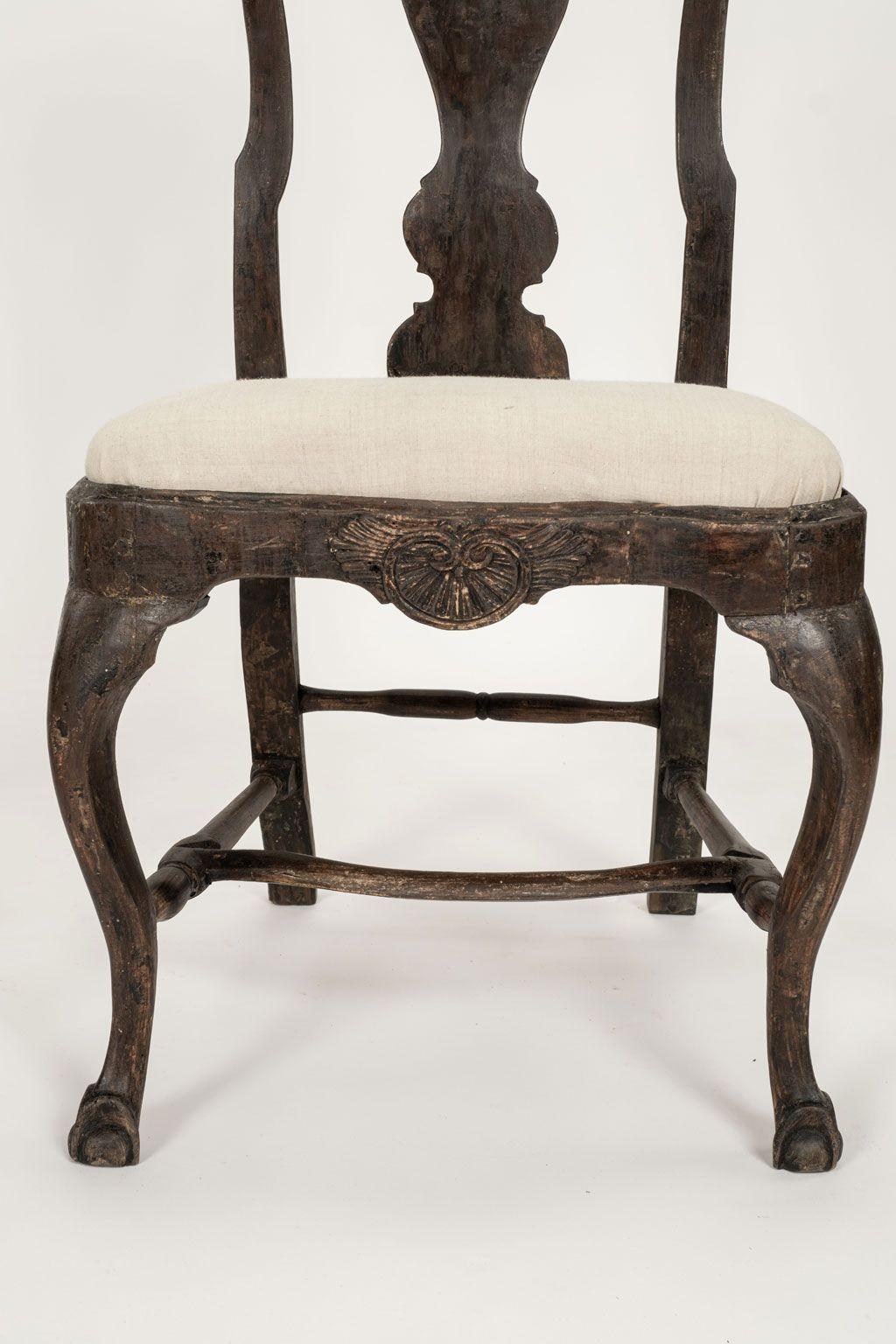 Schwedisches Paar Stühle aus der Rokoko-Periode (18. Jahrhundert) im Angebot
