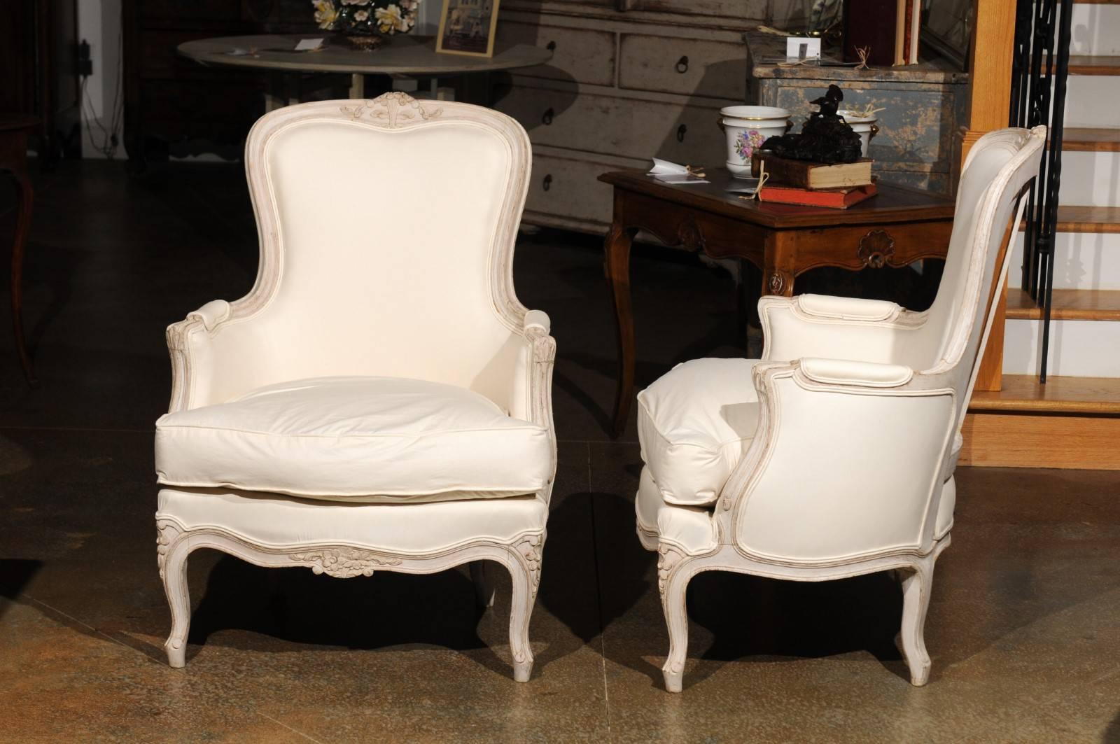 Pair of Swedish Rococo Style Painted Bergères Chairs, circa 1880 with Upholstery For Sale 2