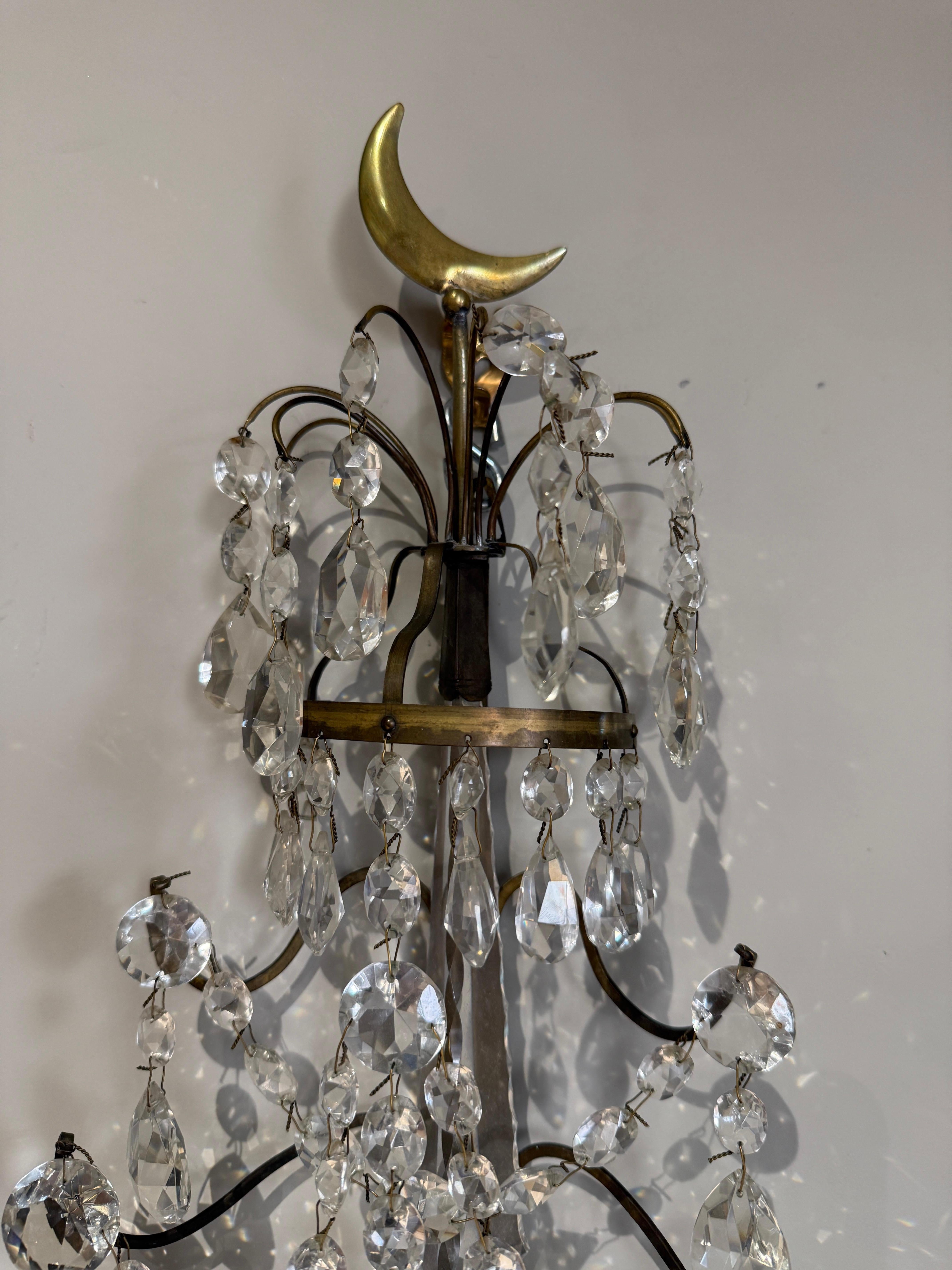 Paire d'objets de la fin de la période gustavienne suédoise  appliques en laiton et verre 
2 feux non câblés