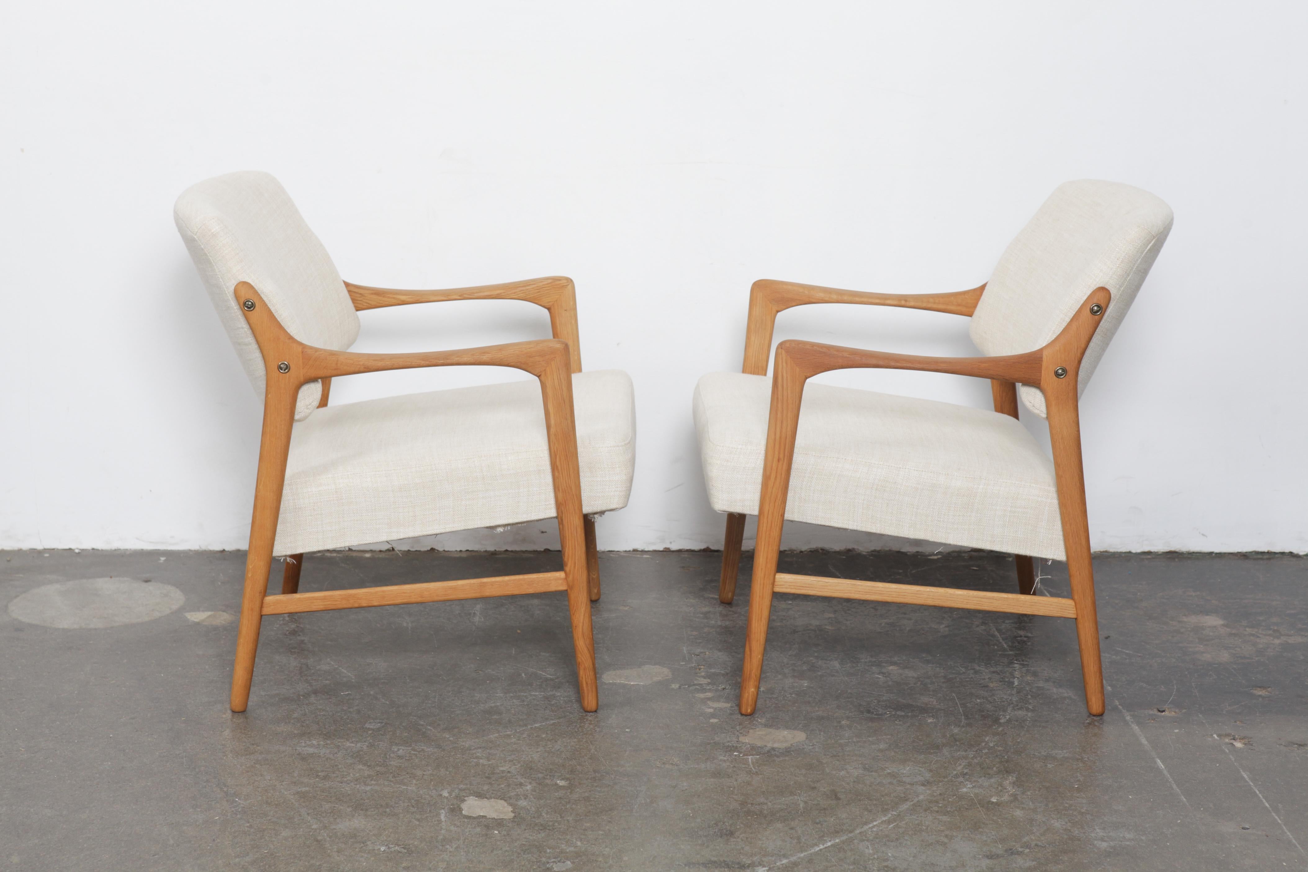Scandinavian Modern Pair of Swedish Solid Oak Chairs by Inge Andersson for Bröderna Andersson