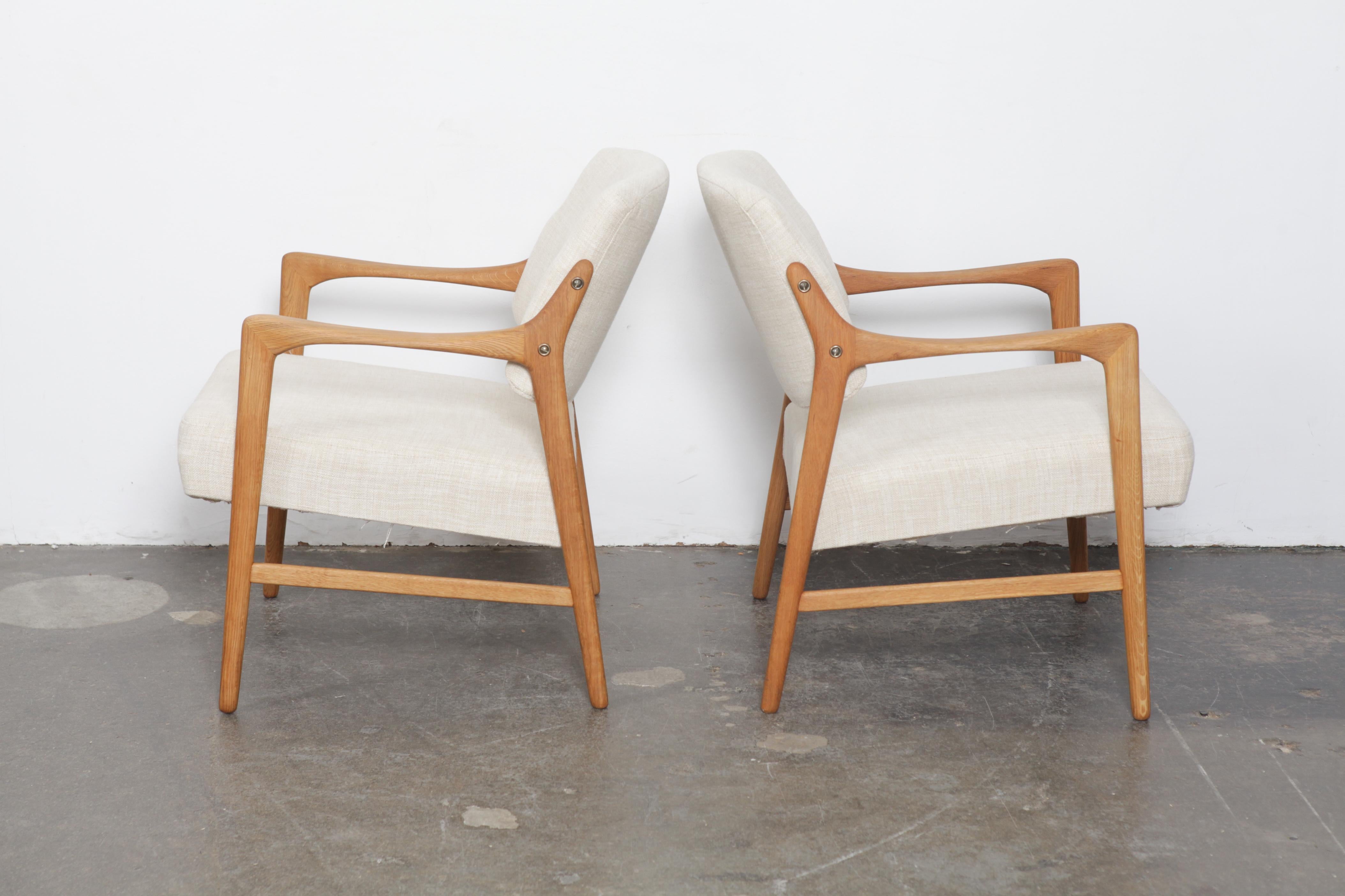 20th Century Pair of Swedish Solid Oak Chairs by Inge Andersson for Bröderna Andersson
