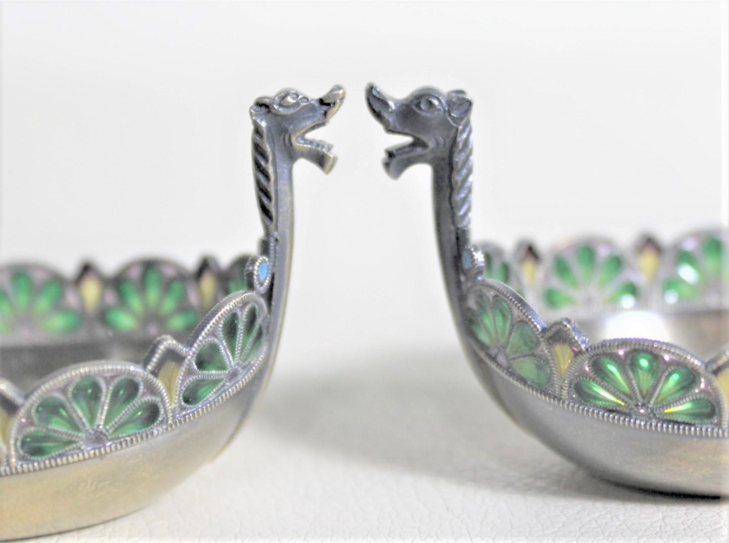 Pair of Swedish Sterling Silver Plique-a-jour Viking Ship Salt Cellars & Spoons In Good Condition For Sale In Hamilton, Ontario