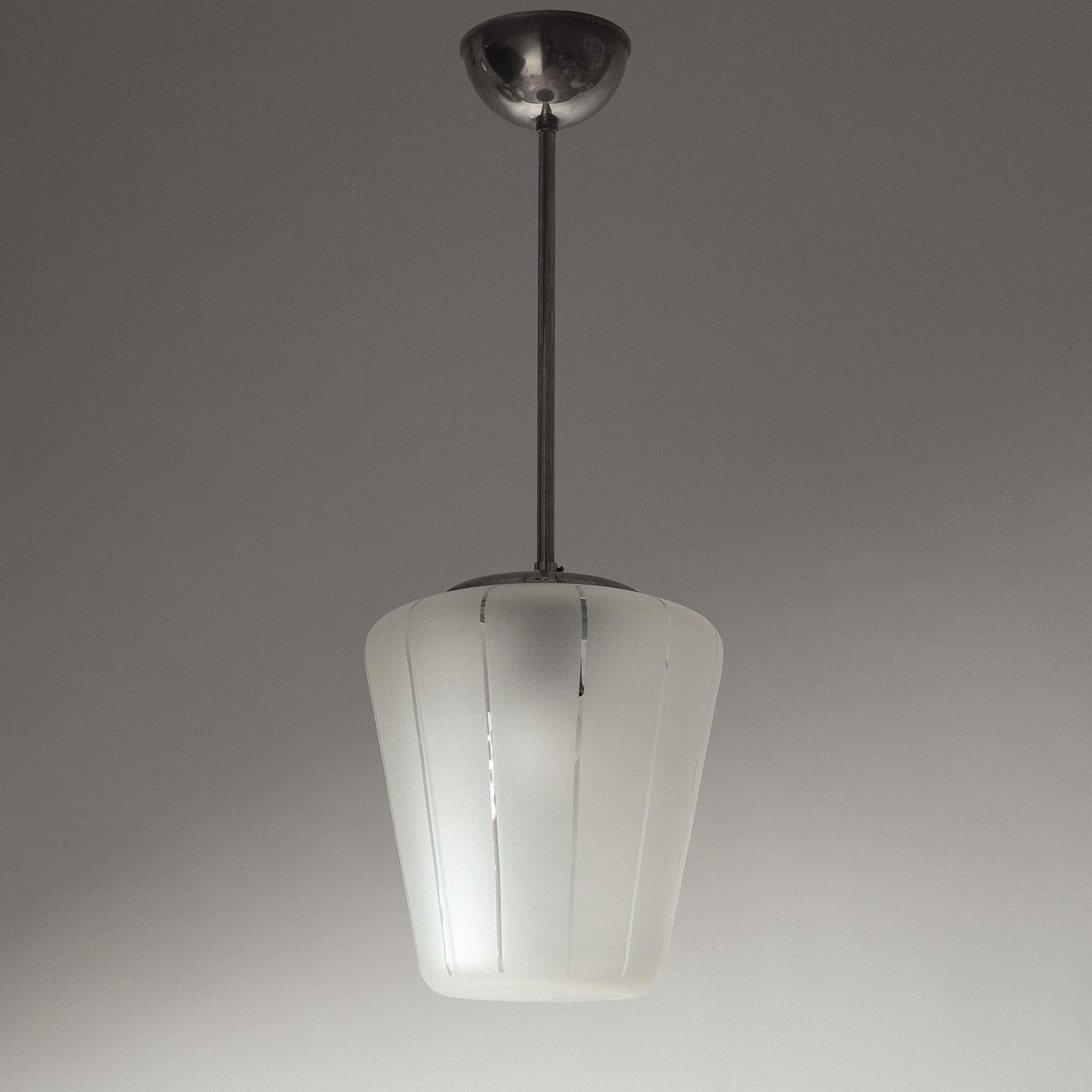 Mid-Century moderno Coppia di ciondoli svedesi in vetro a righe, circa 1950 in vendita