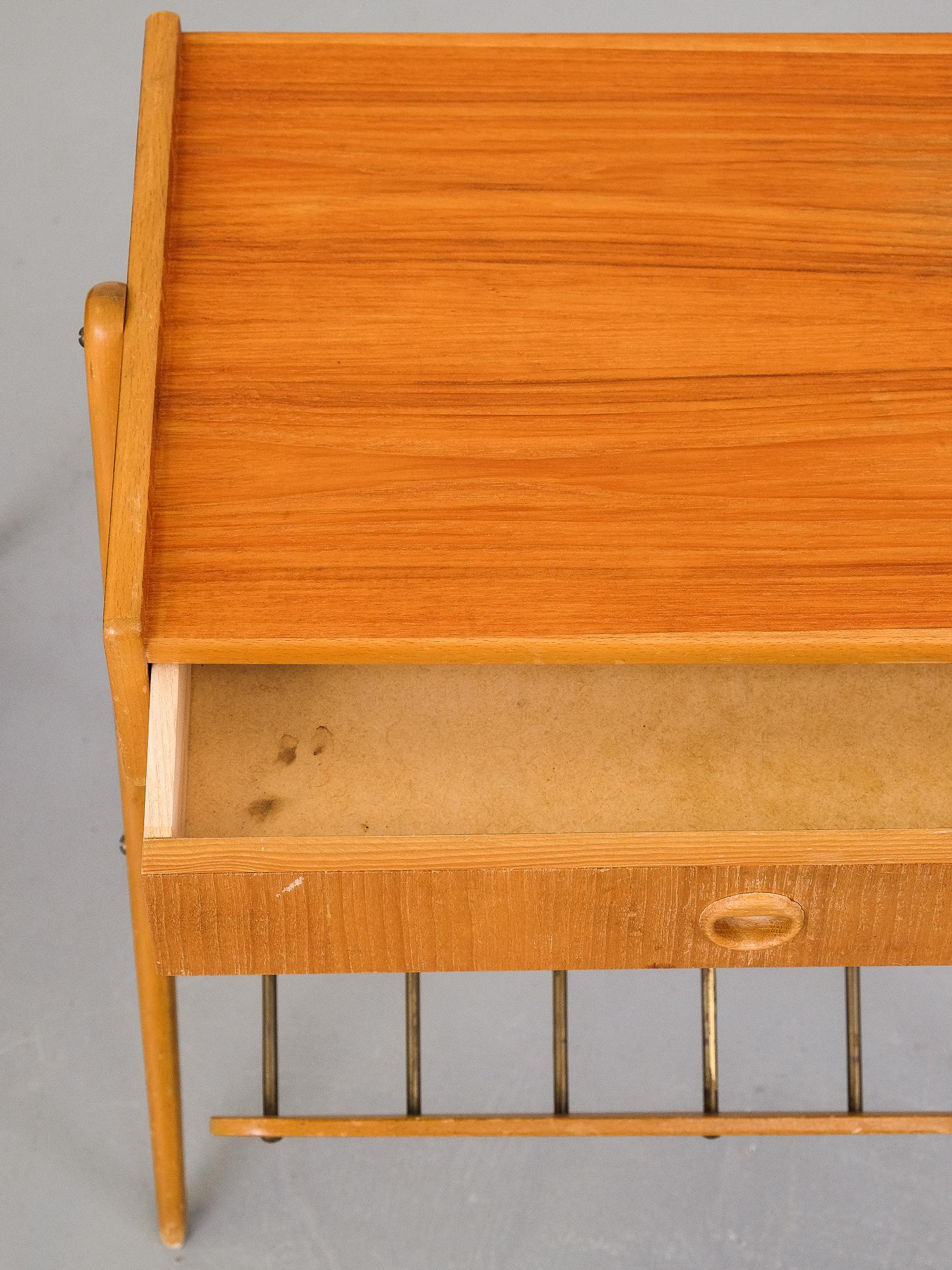 Scandinavian Modern Pair of Swedish Teak and Oak Nightstands, 1960s