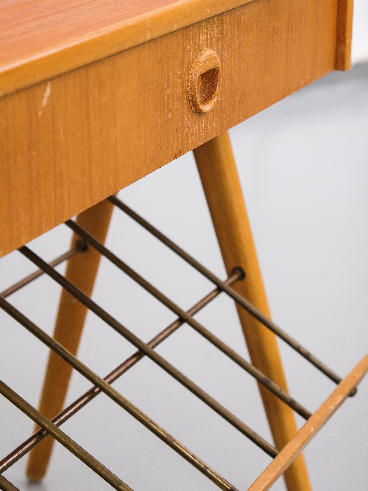 Pair of Swedish Teak and Oak Nightstands, 1960s In Good Condition In Helsinki, FI