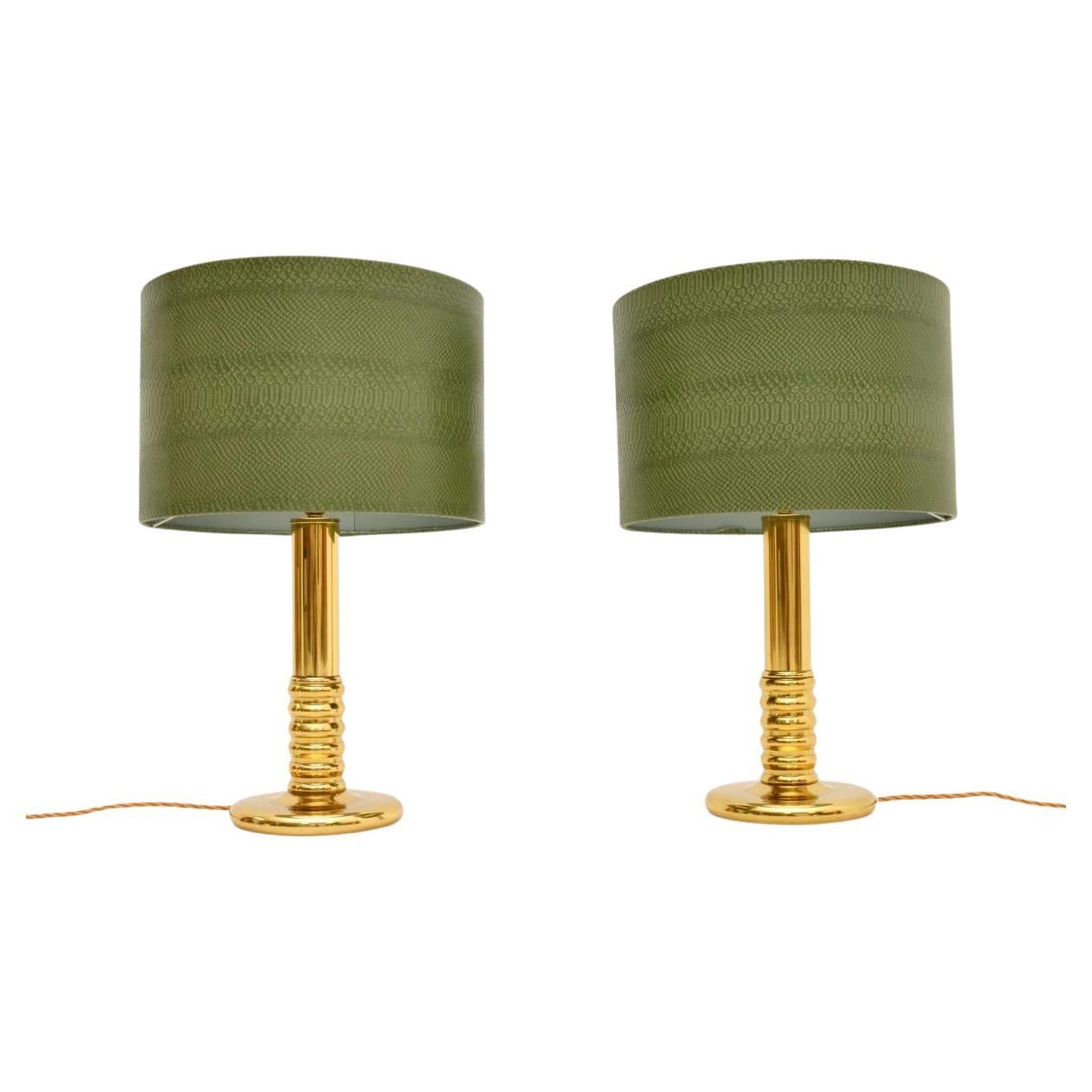 Paar schwedische Vintage-Messing-Tischlampen im Angebot