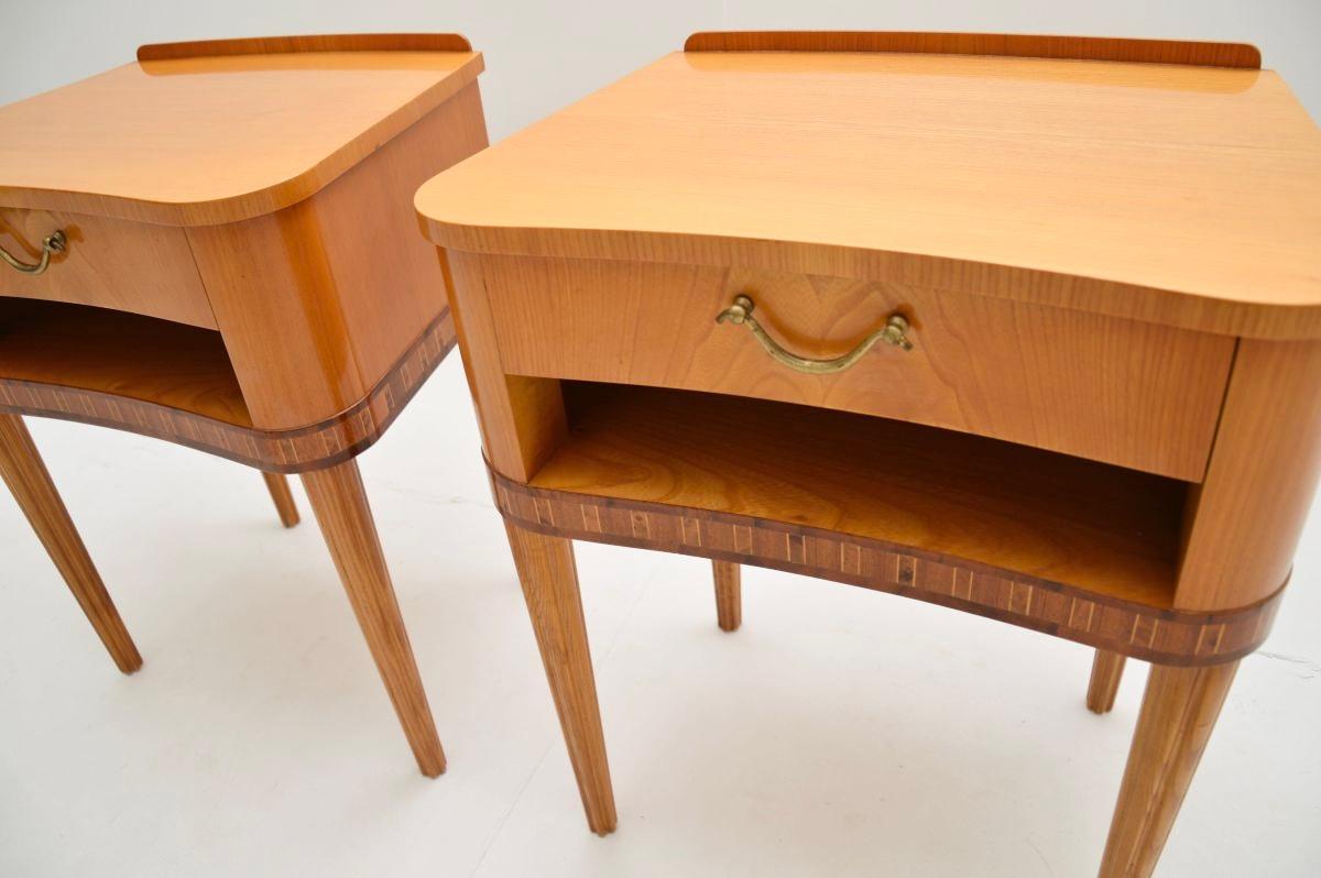 Paar schwedische Vintage Nachttische aus Ulme im Angebot 2