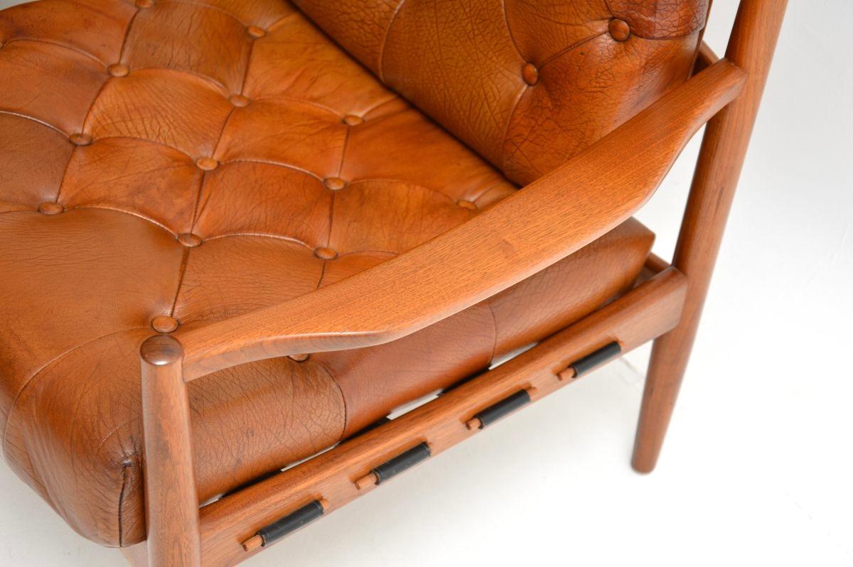 Pair of Swedish Vintage Leather and Walnut Armchairs by Ingemar Thillmark for OP en vente 4