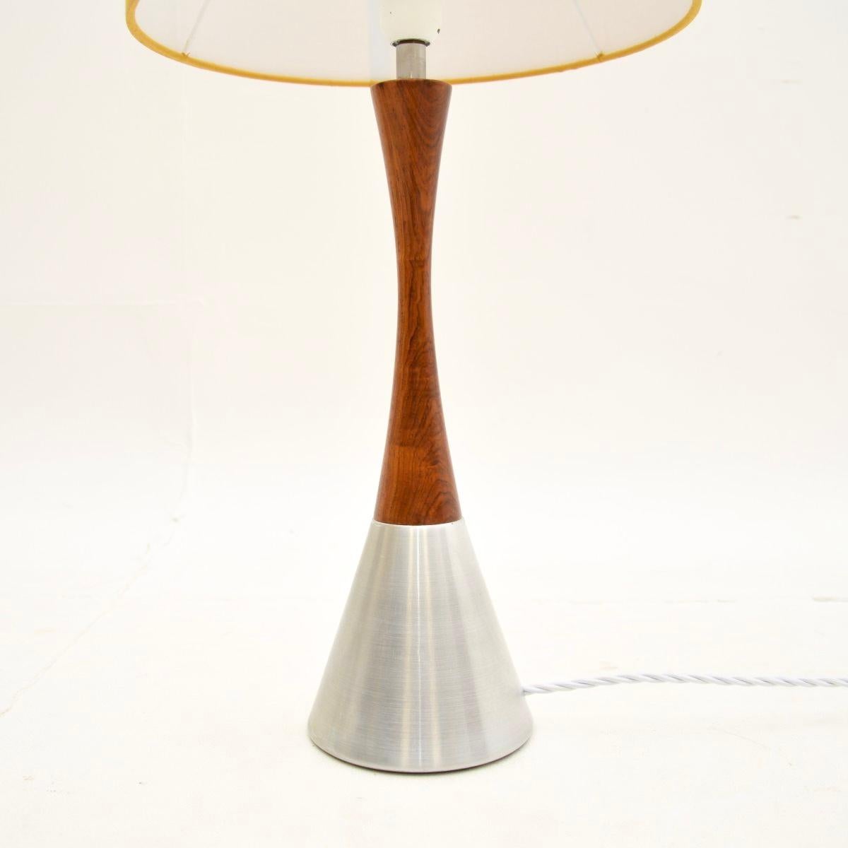 Mid-Century Modern Paire de lampes de bureau suédoises vintage en acier par Bergboms en vente