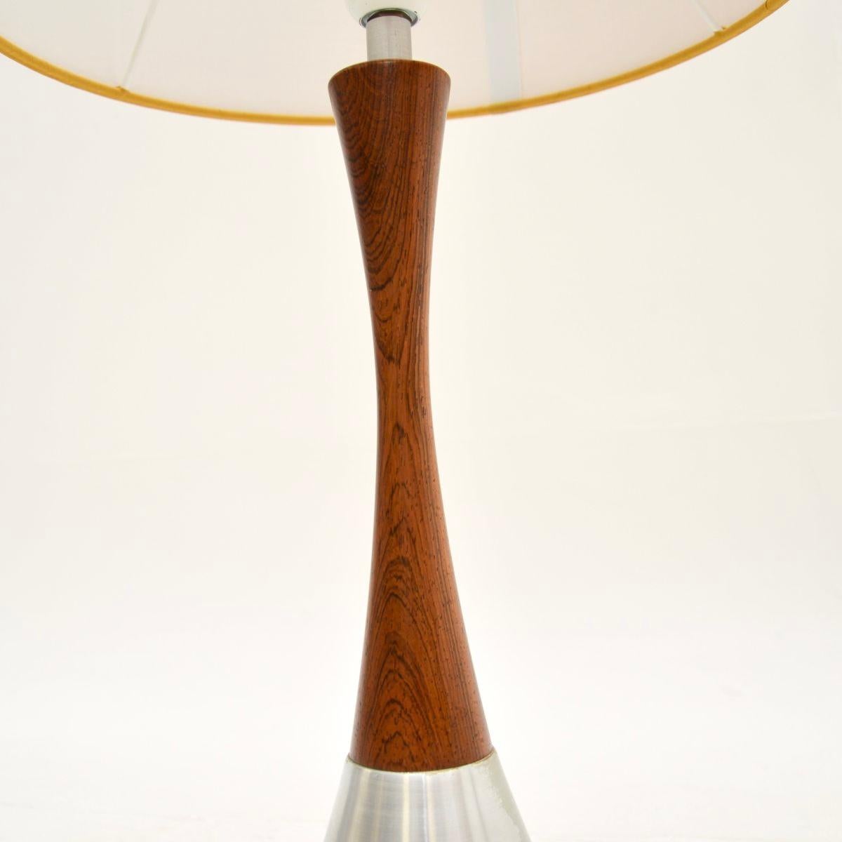 Milieu du XXe siècle Paire de lampes de bureau suédoises vintage en acier par Bergboms en vente