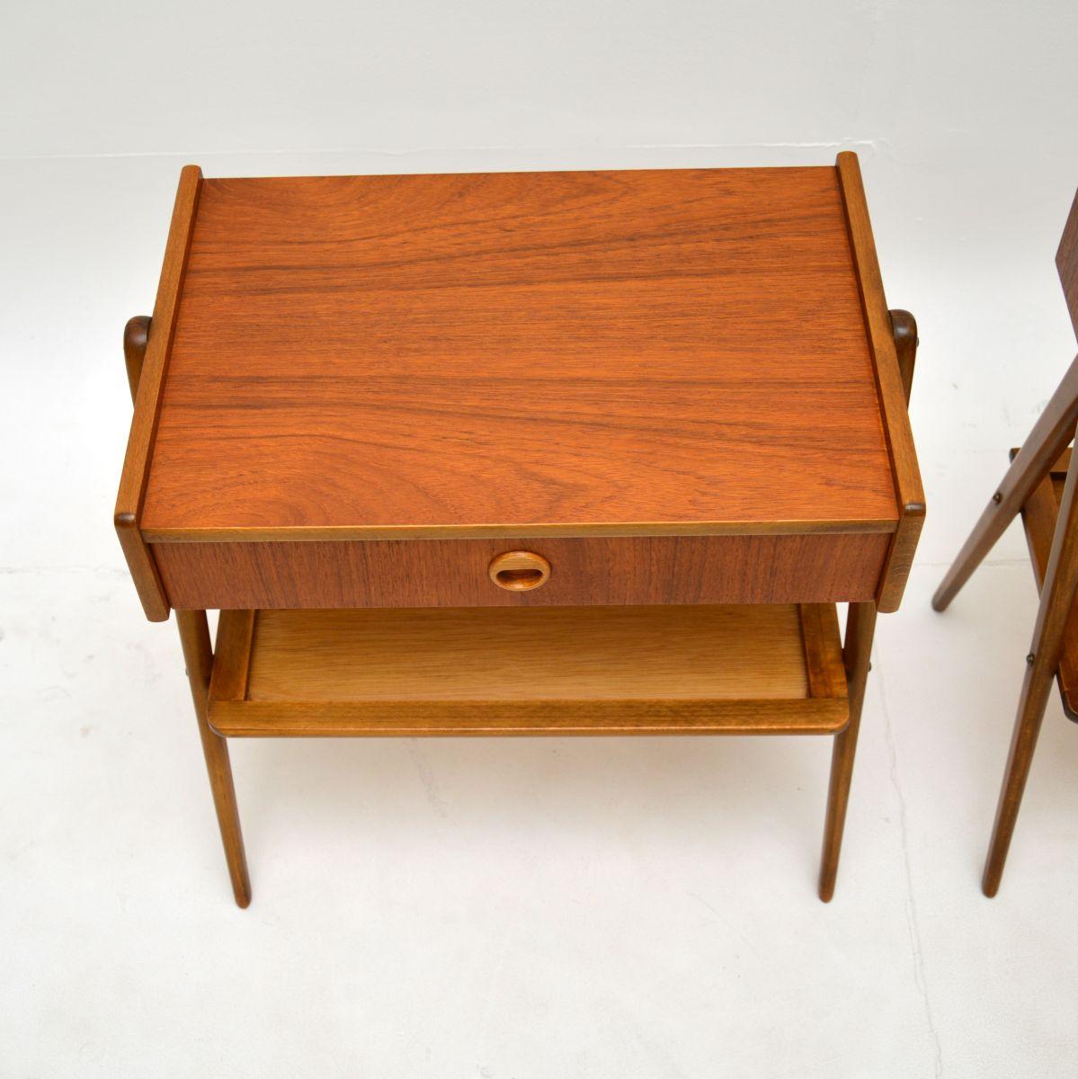 Pair of Swedish Vintage Teak Bedside Tables by AB Carlstrom For Sale 2