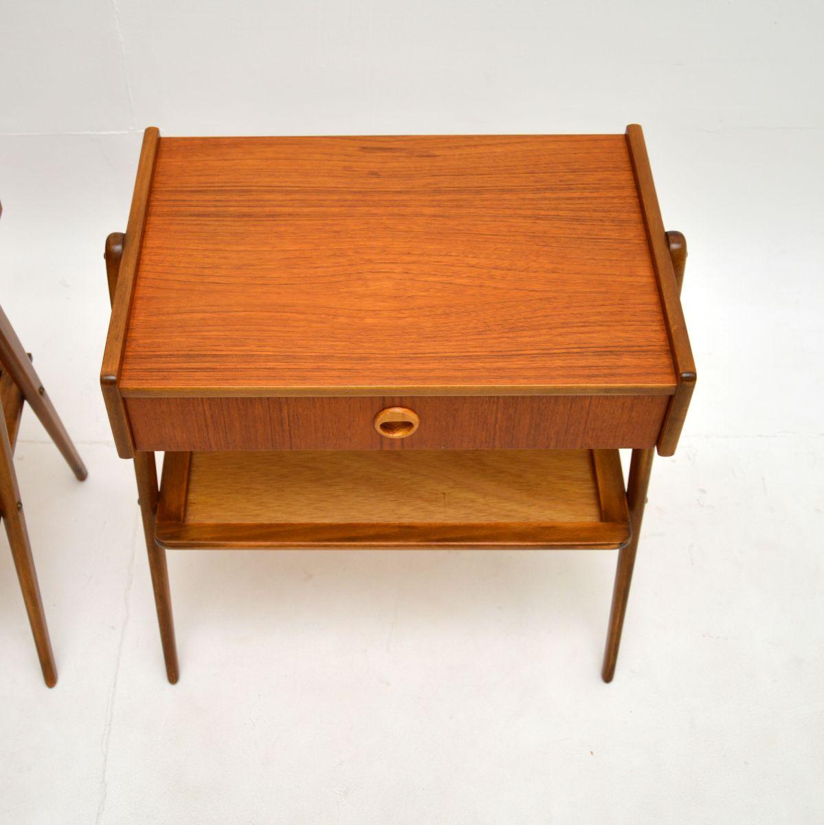 Pair of Swedish Vintage Teak Bedside Tables by AB Carlstrom For Sale 3