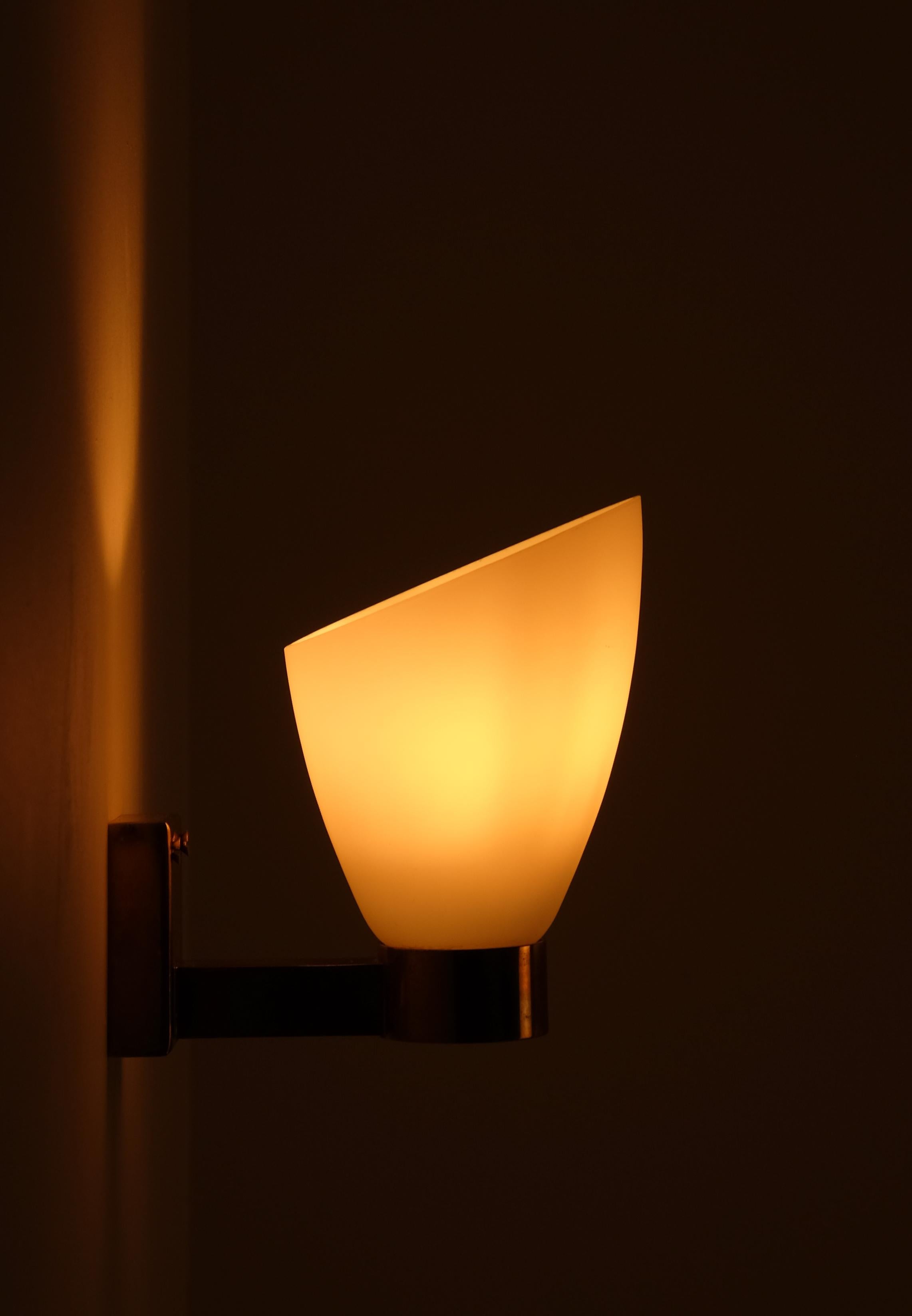 Paire de lampes murales suédoises, circa 1960 Bon état - En vente à Stockholm, SE