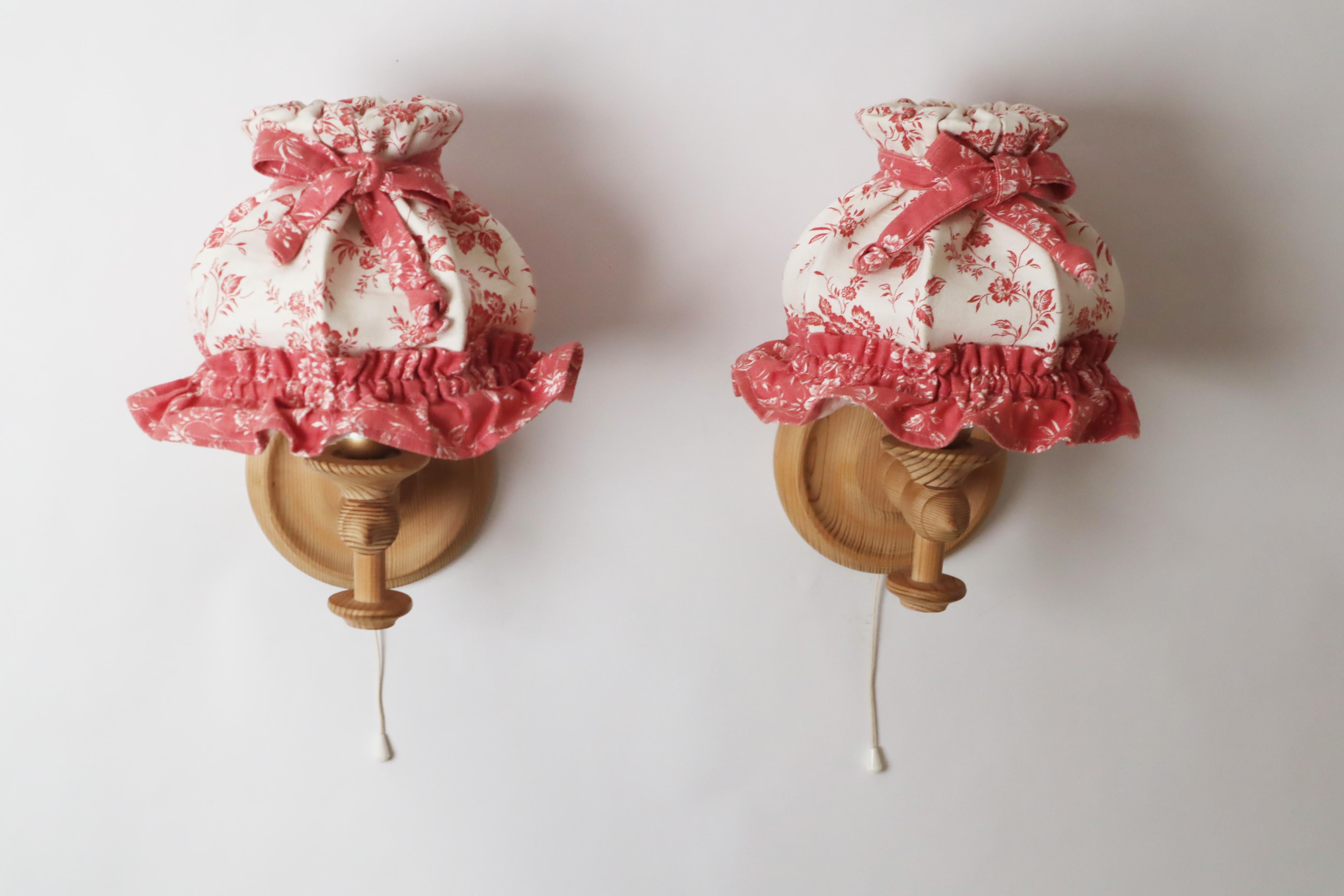 Late 20th Century Pair of Swedish Wall Lamps Made of Pinewood and Floral Textile Shade For Sale
