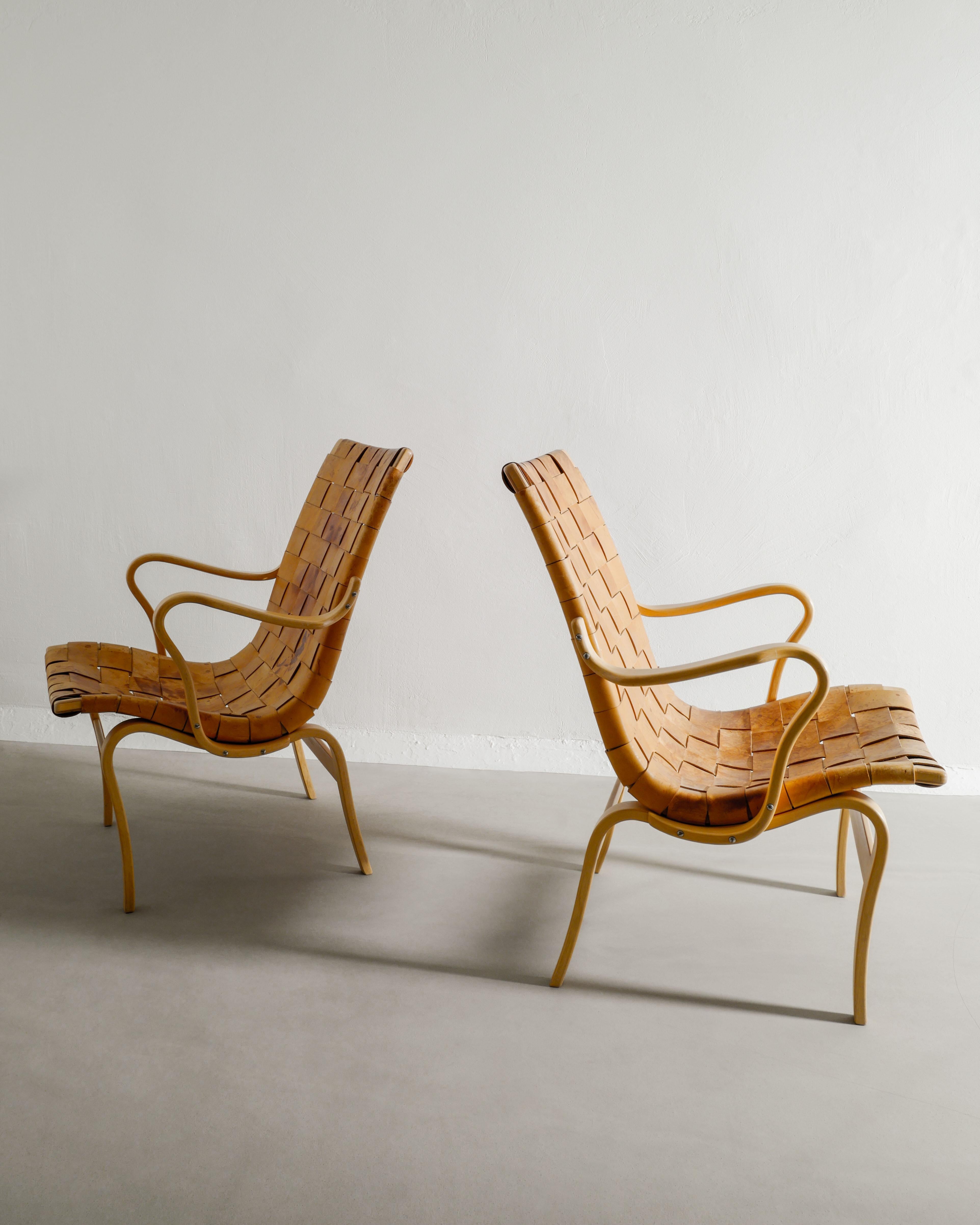 Scandinavian Modern Pair of Swedish Wooden Eva Armchairs in Birch & Leather by Bruno Mathsson 1970s For Sale
