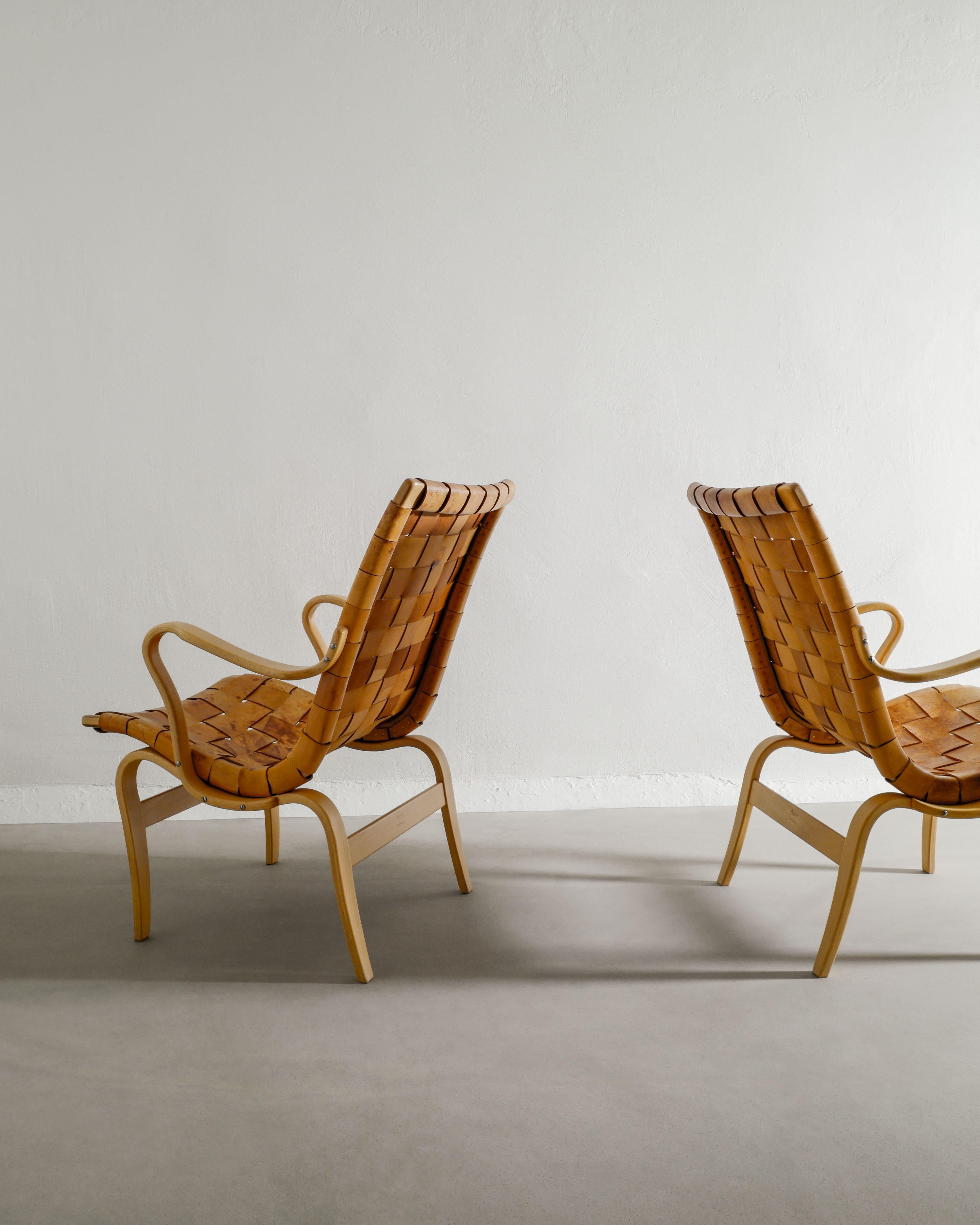 Pair of Swedish Wooden Eva Armchairs in Birch & Leather by Bruno Mathsson 1970s For Sale 1