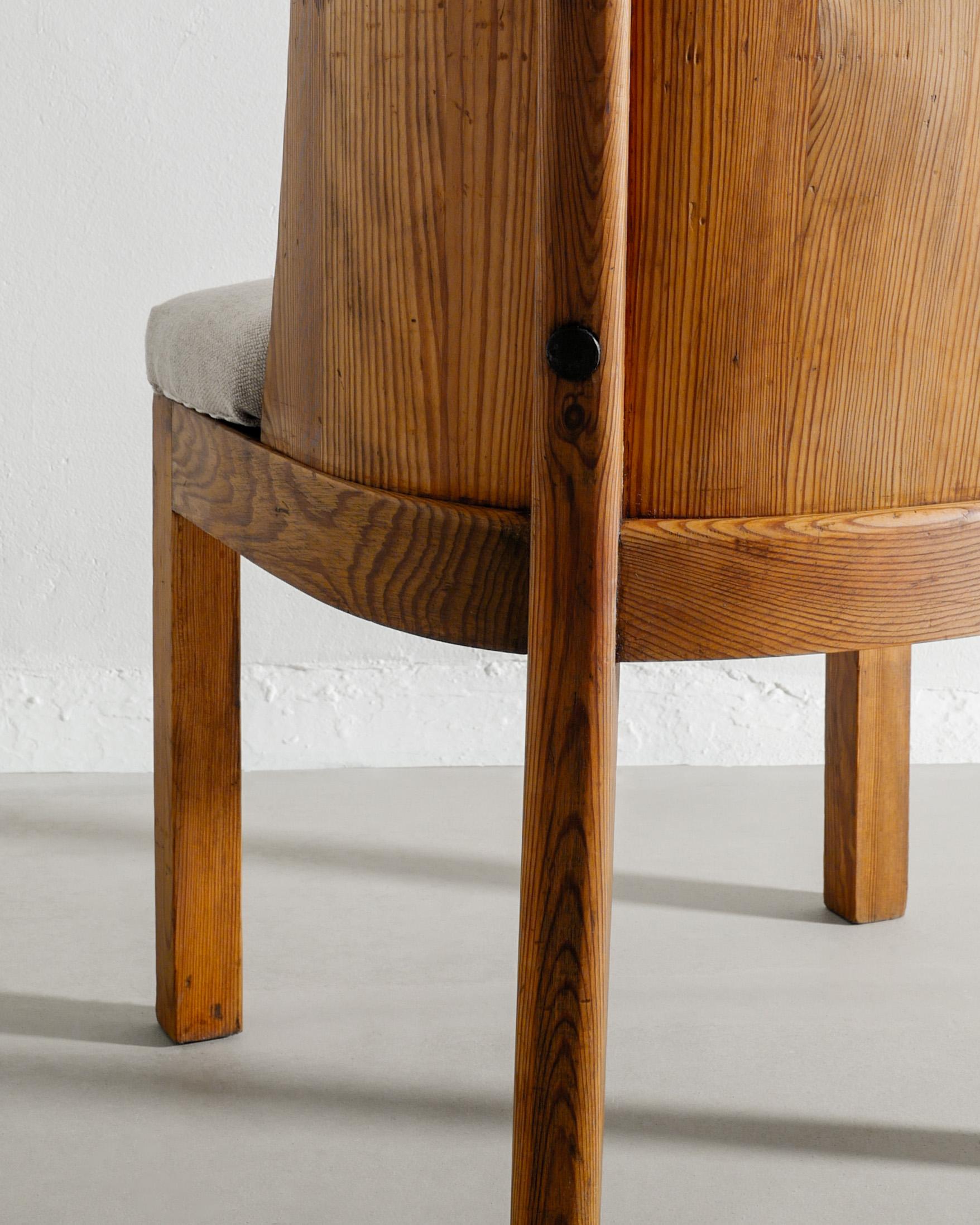 Linen Pair of Swedish Wooden Lovö Armchairs in Pine by Axel Einar Hjorth for NK 1930s For Sale